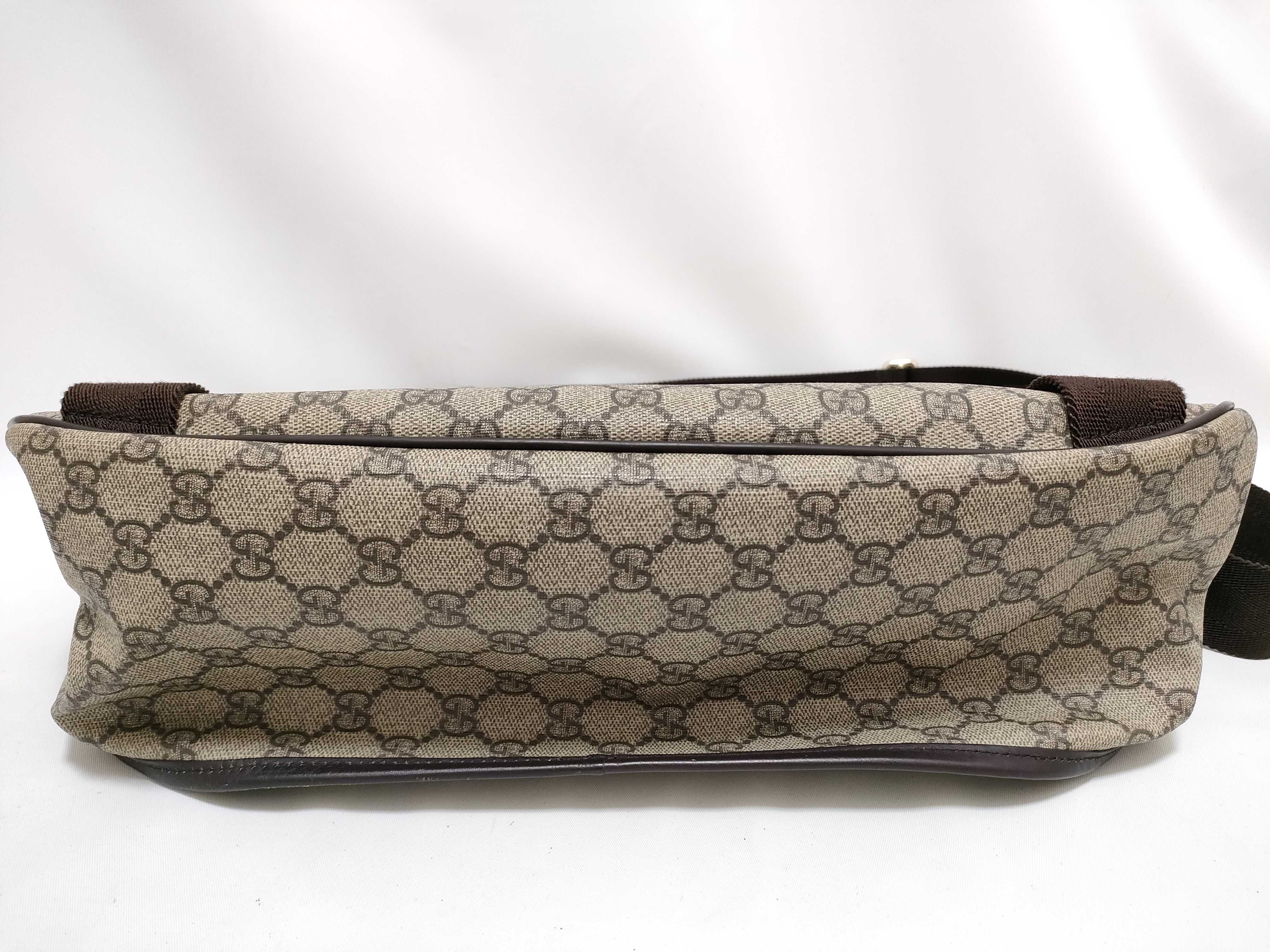 GG Supreme Shoulder Bag — view 7