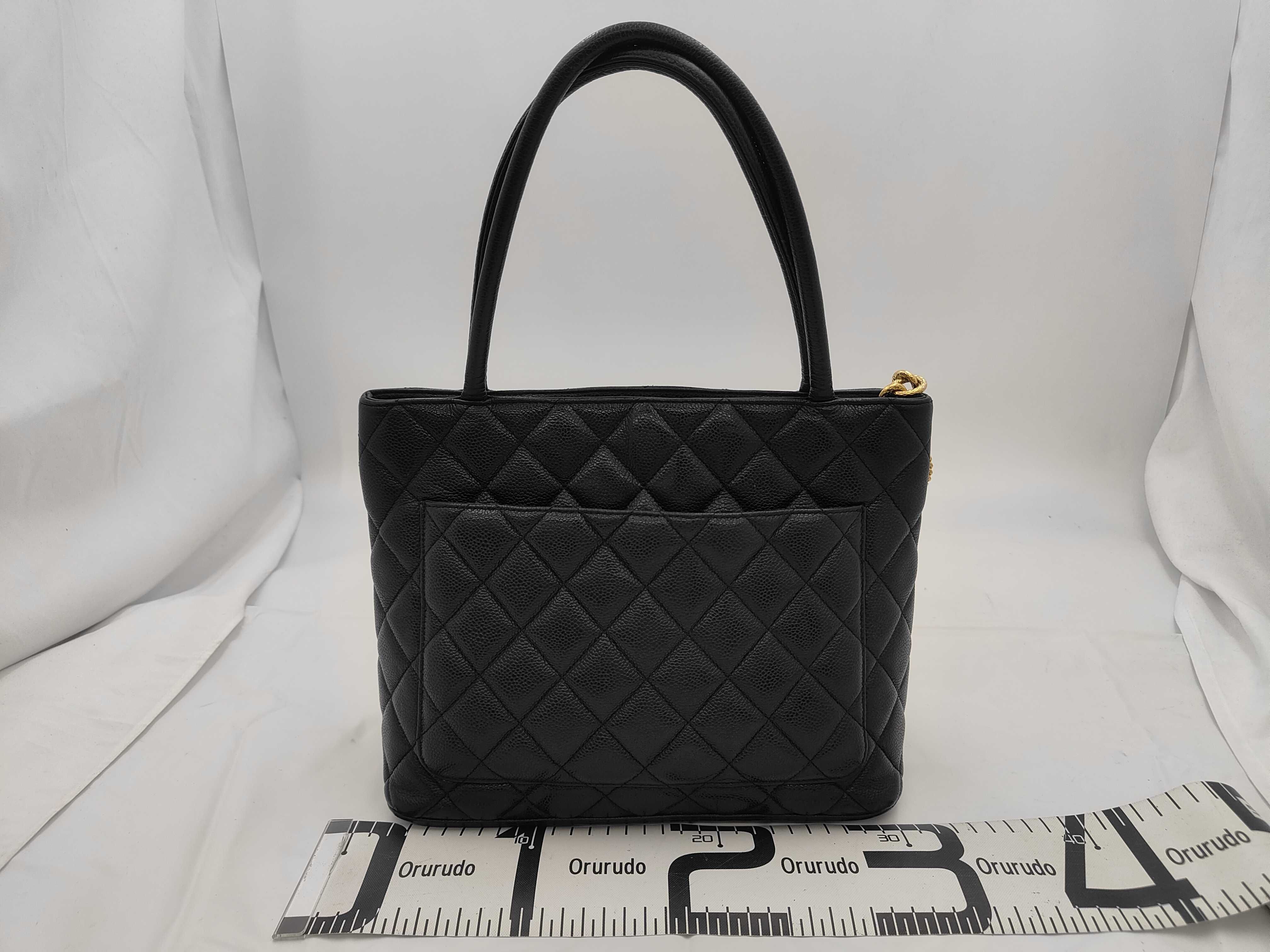 Caviar Skin Reissue Tote Bag (Black) — view 2
