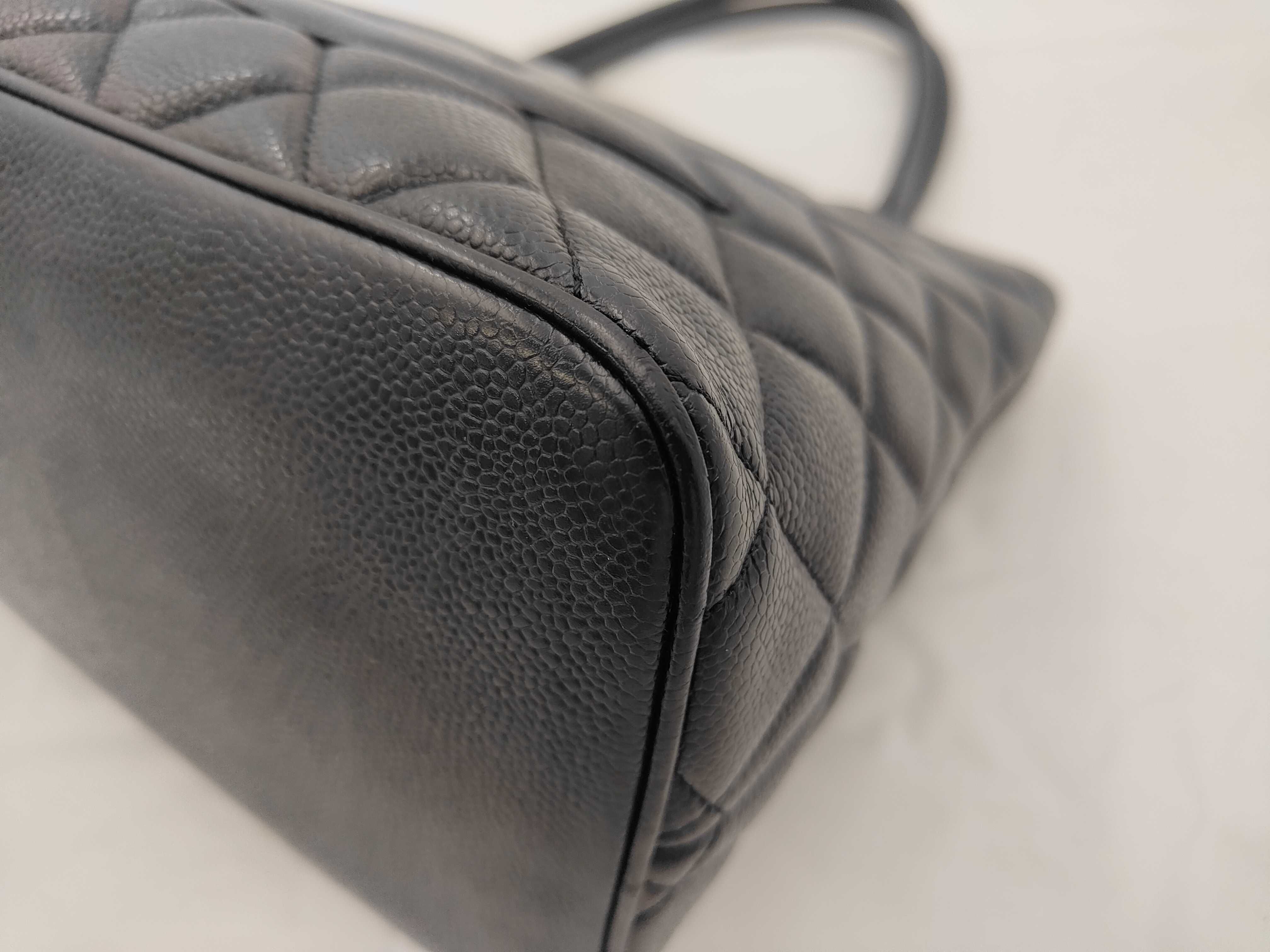 Caviar Skin Reissue Tote Bag (Black) — view 6