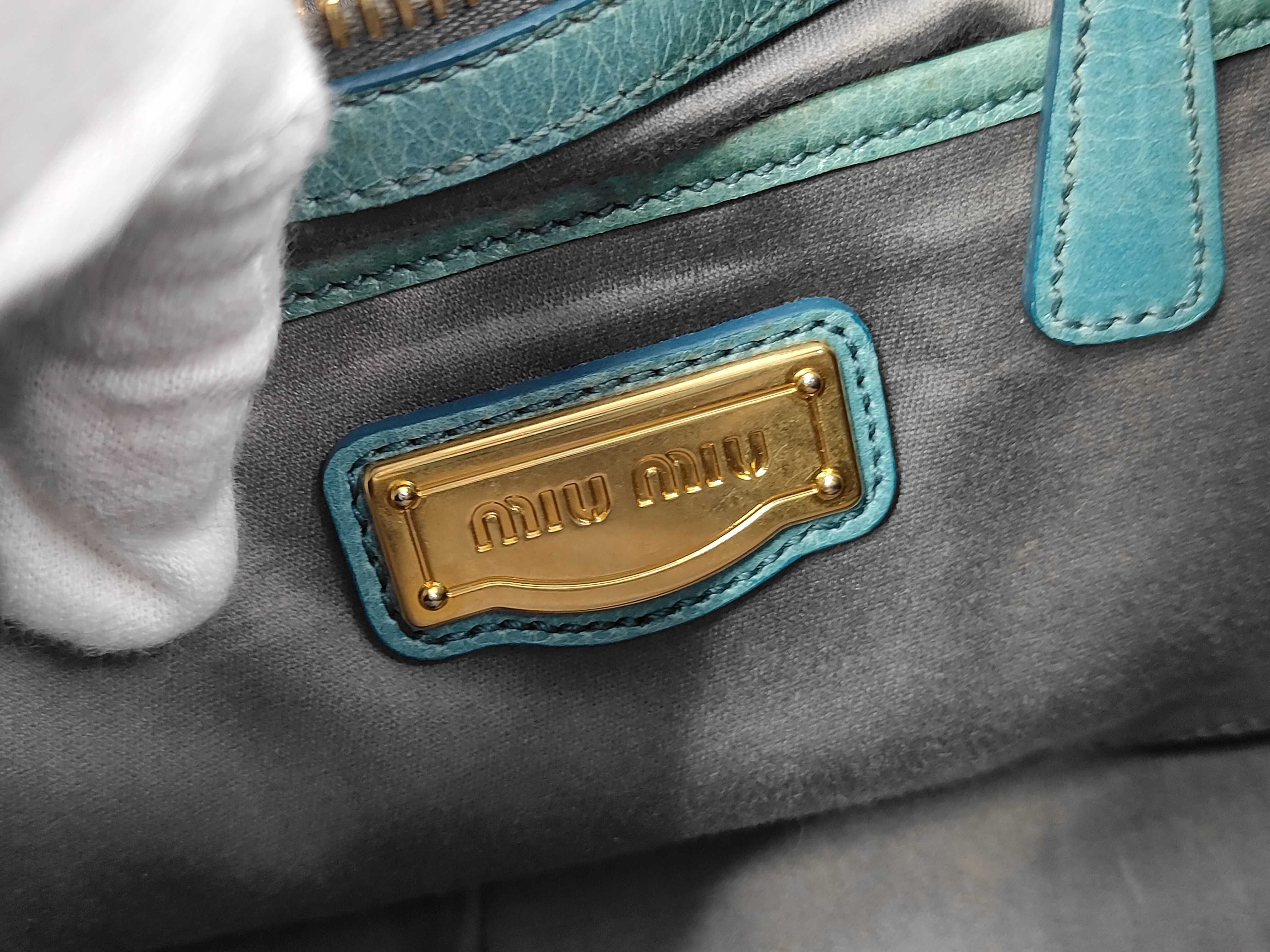 Vitello Luxe Black Charm Accessory Pouch Handbag — view 9