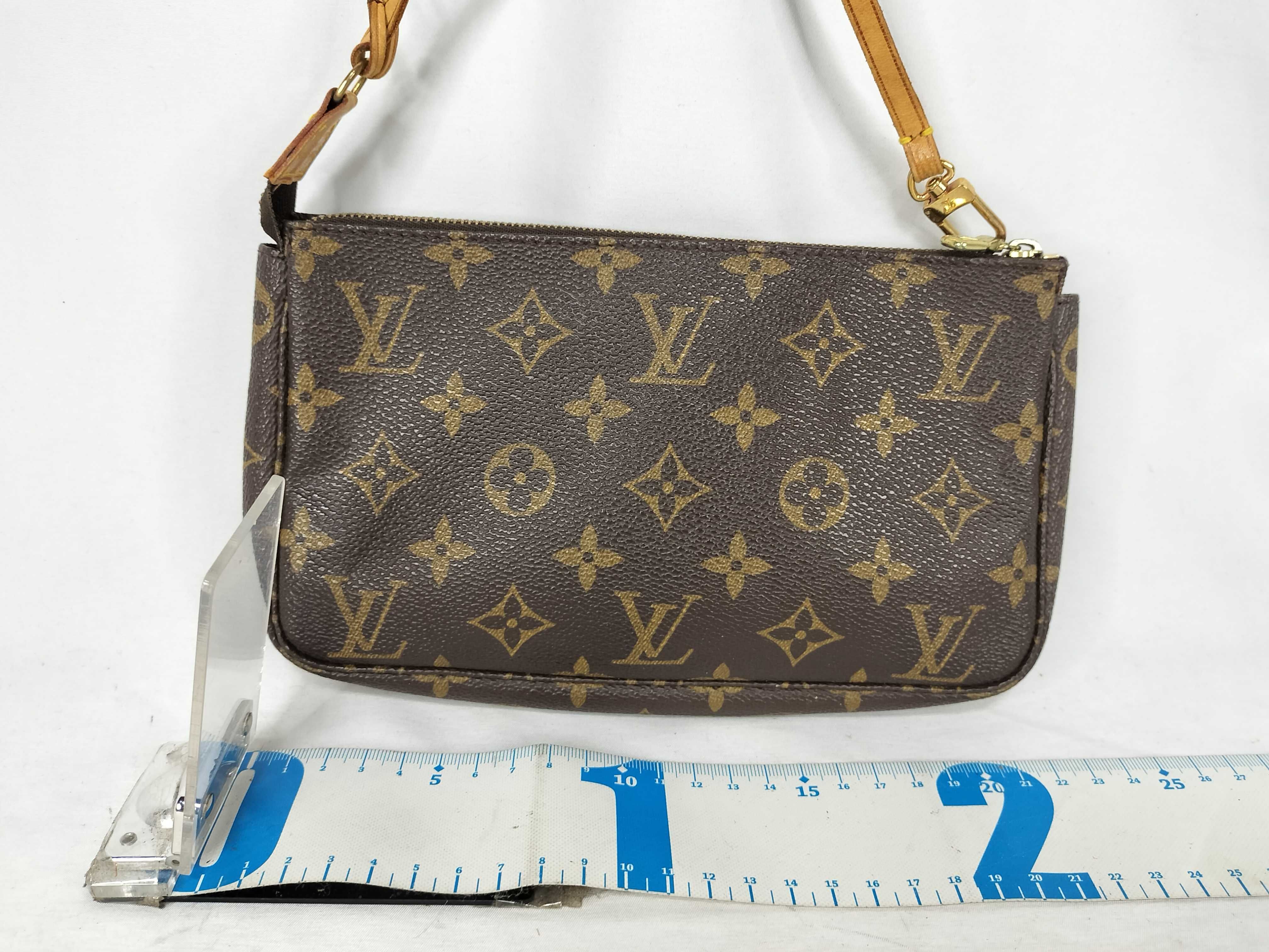 Monogram Pochette Accessoires Monogram M51980 Pouch — view 2