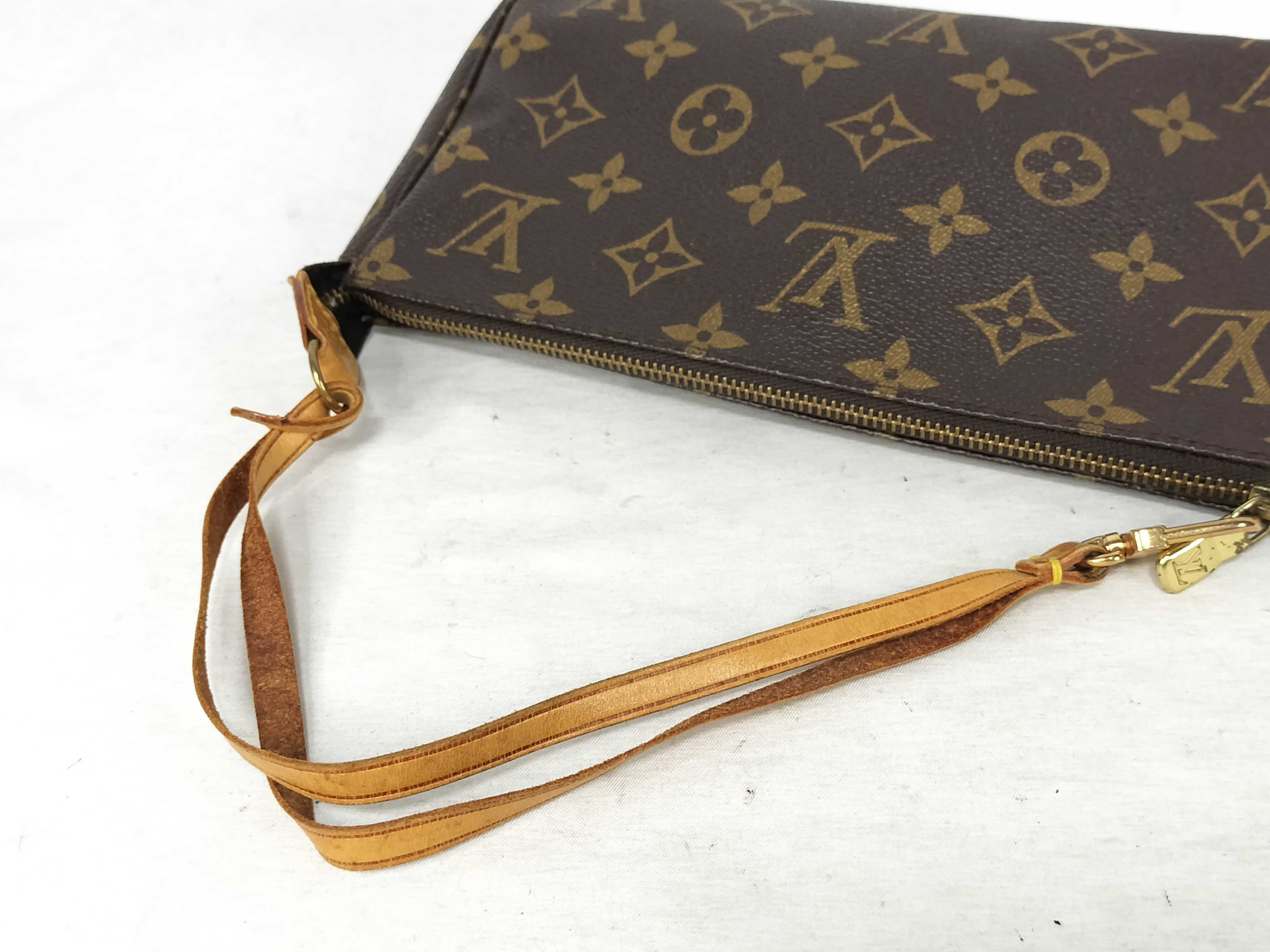 Monogram Pochette Accessoires Monogram M51980 Pouch — view 3