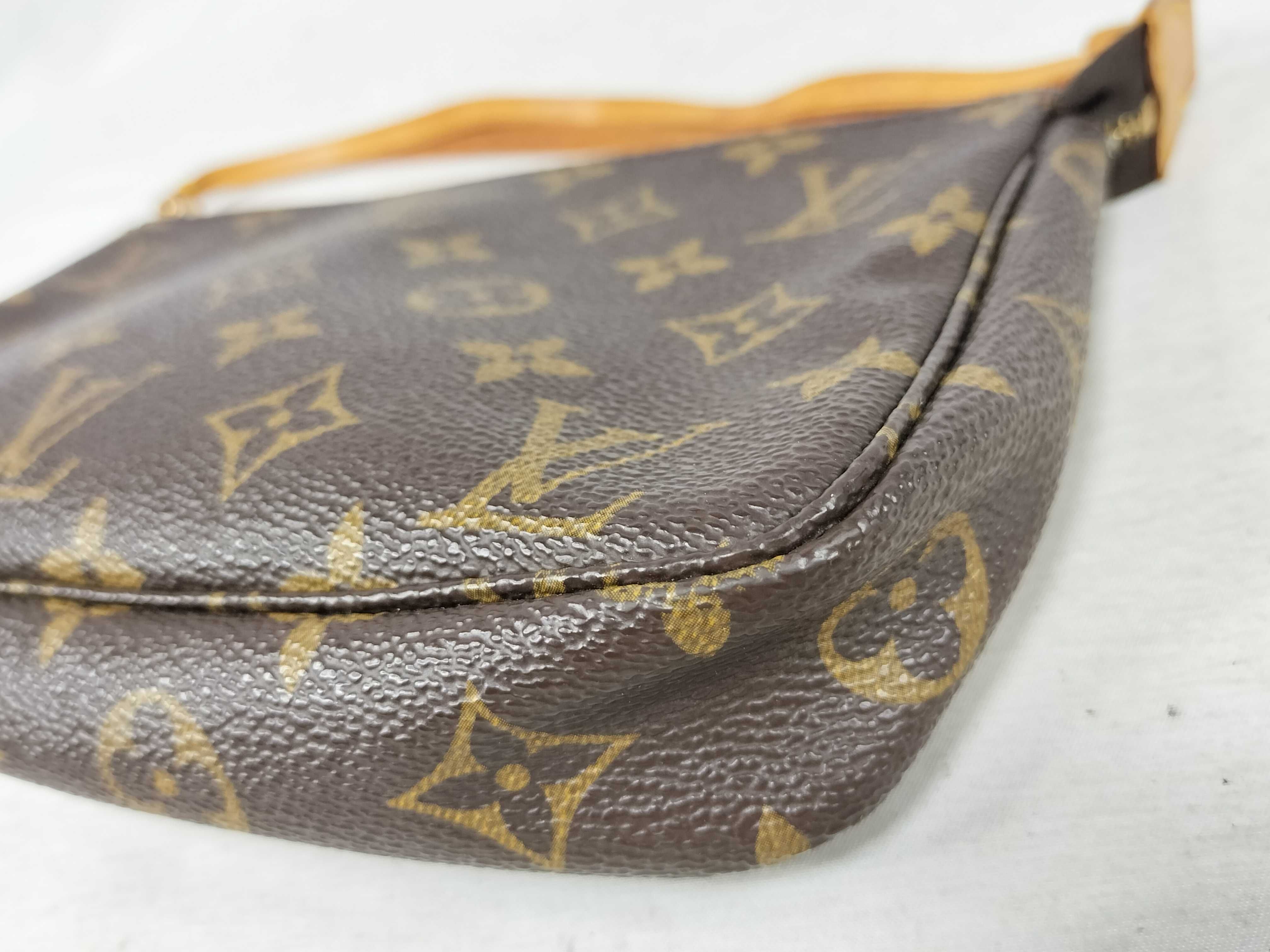 Monogram Pochette Accessoires Monogram M51980 Pouch — view 7