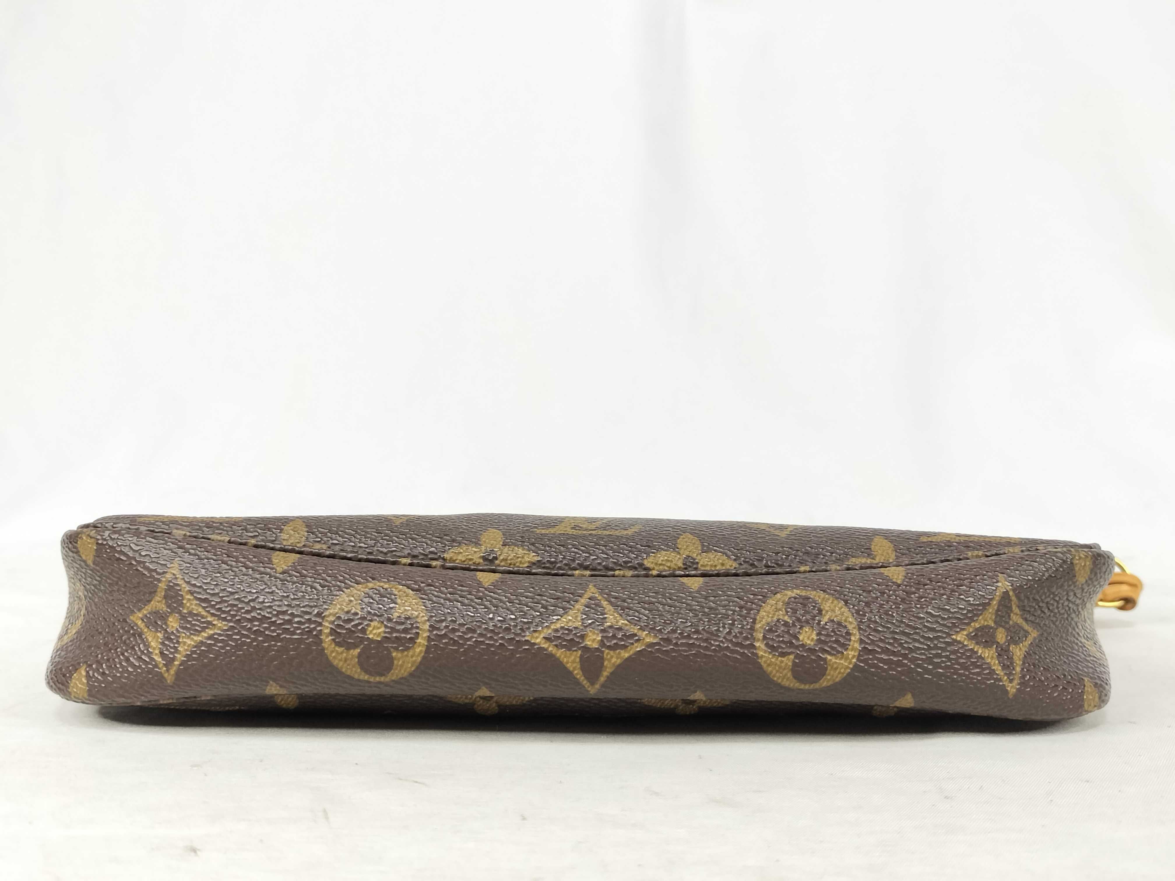 Monogram Pochette Accessoires Monogram M51980 Pouch — view 8