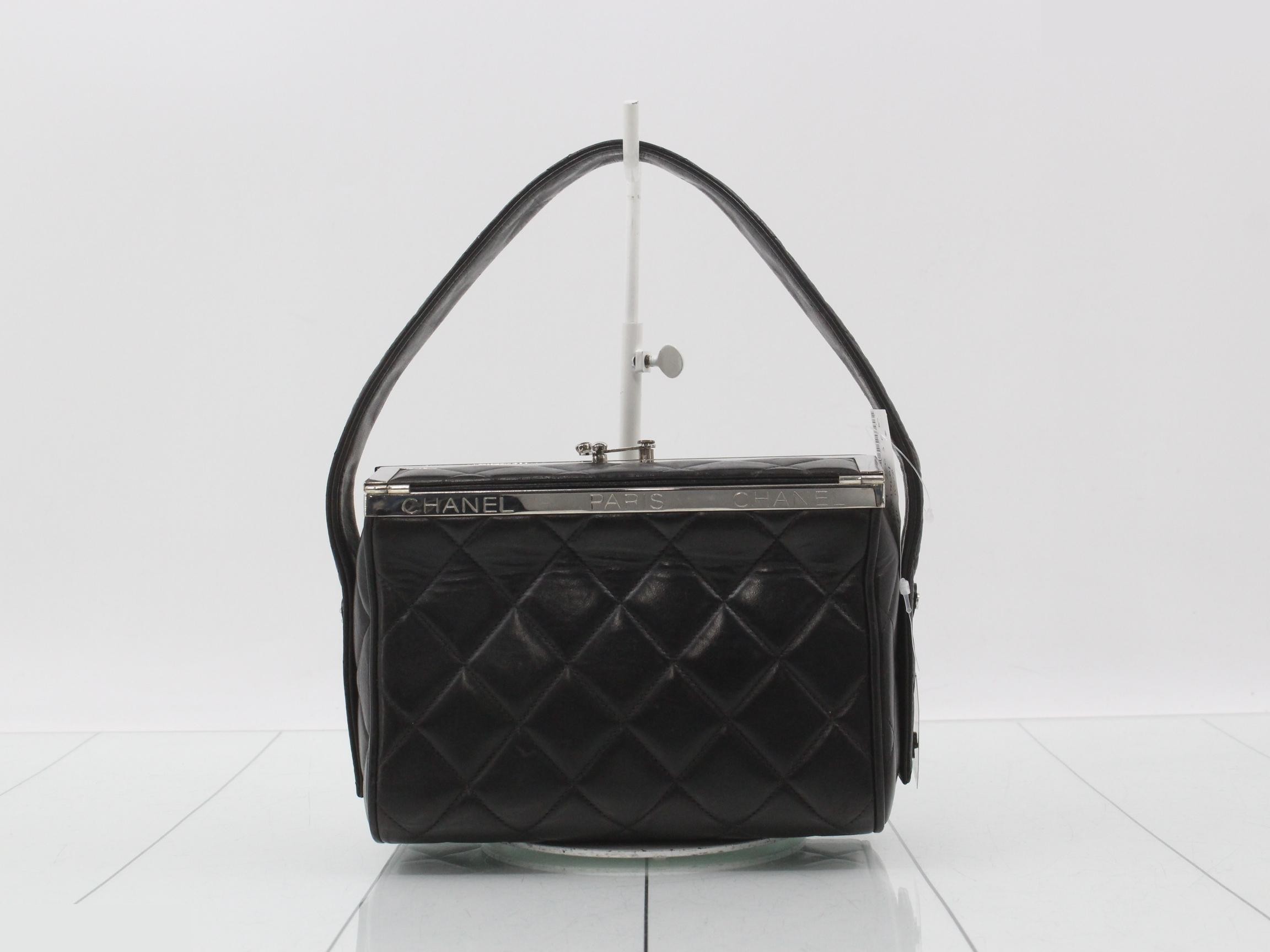 Matelassé coin purse style vanity bag, black, AP0250
