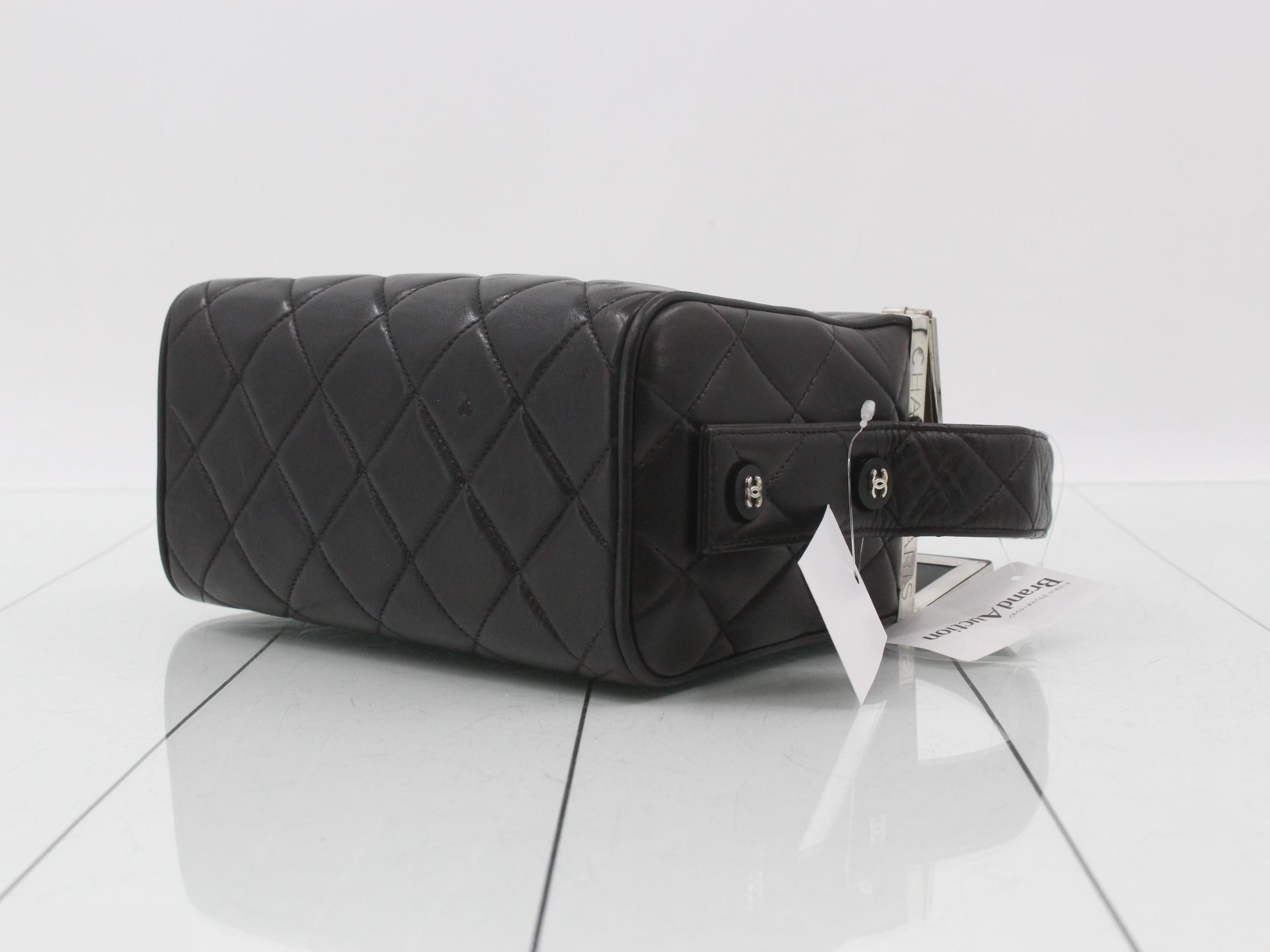 Matelassé coin purse style vanity bag, black, AP0250 — view 6