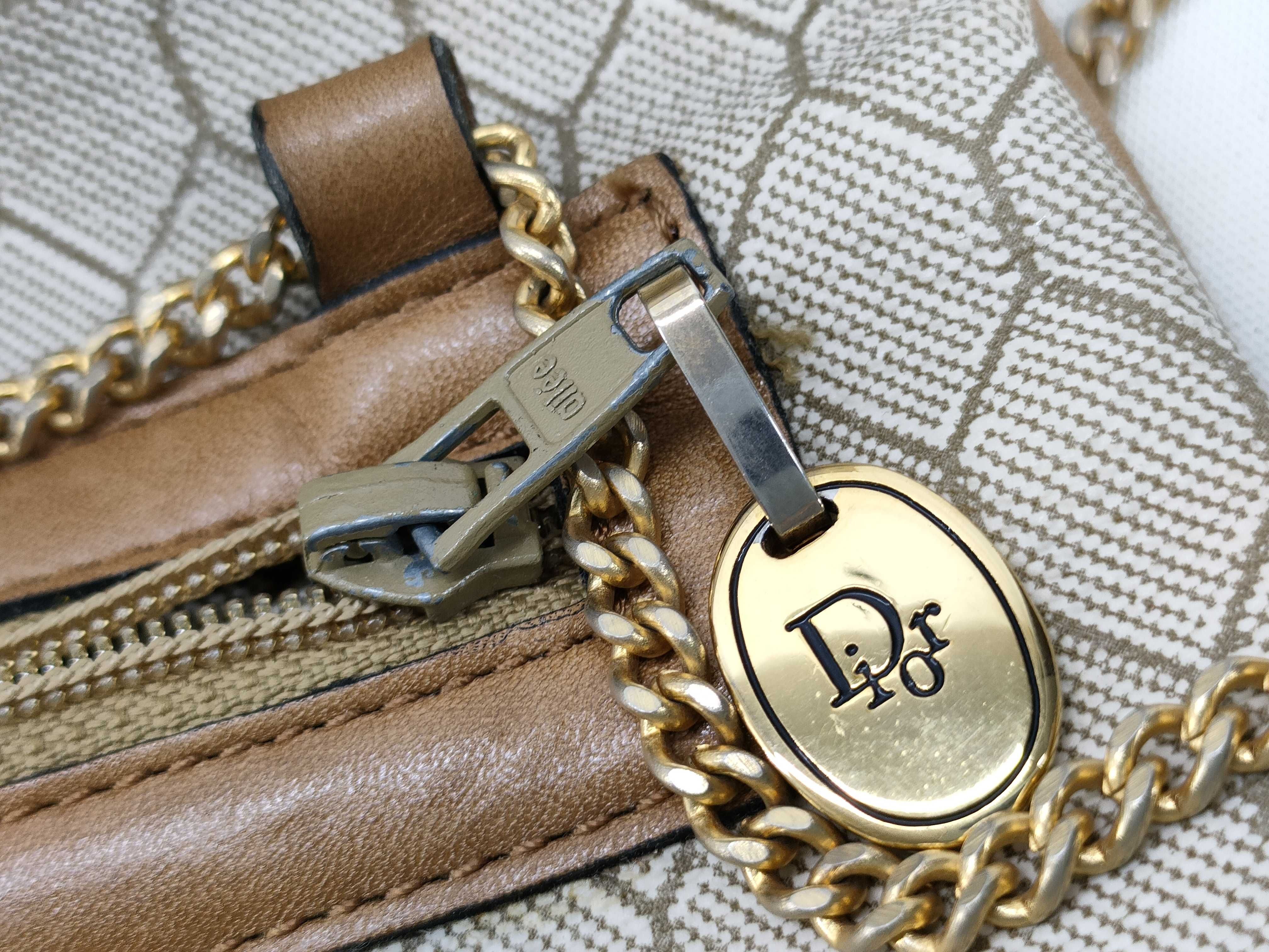 Honeycomb Pattern Chain Shoulder Bag — view 15