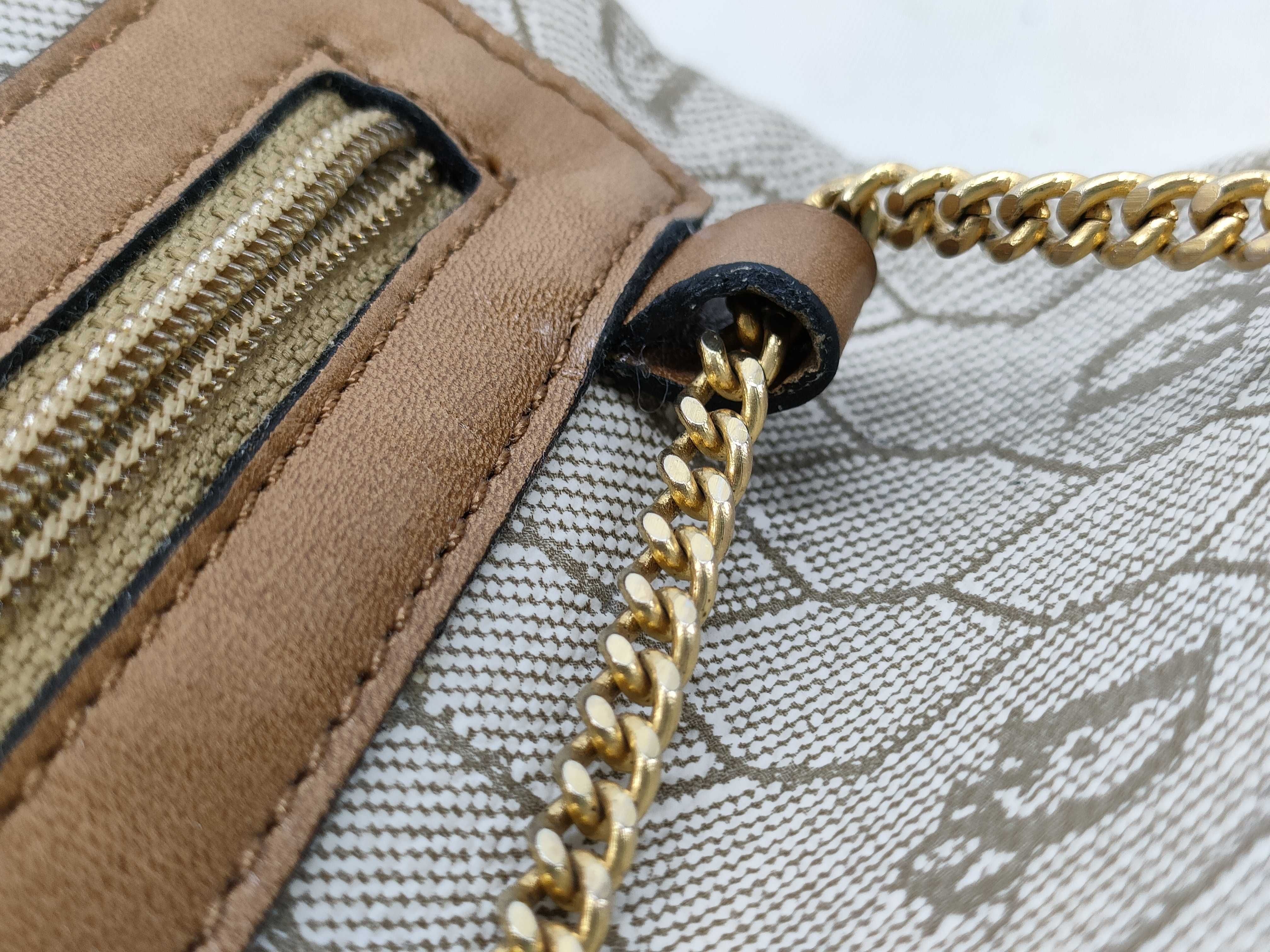 Honeycomb Pattern Chain Shoulder Bag — view 7