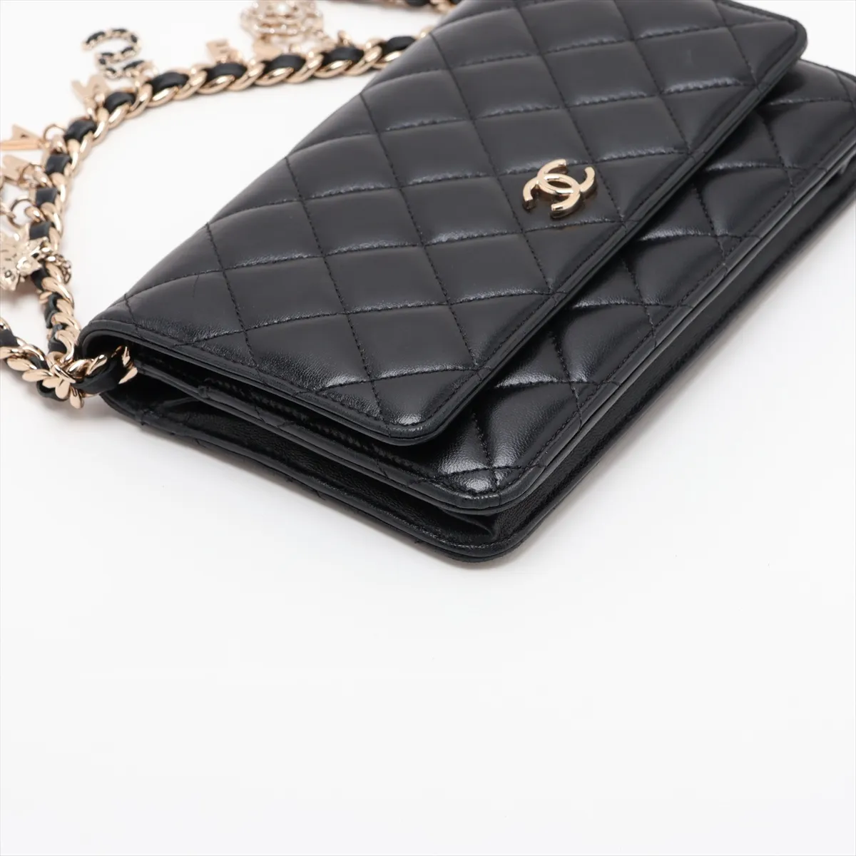 Matelassé Lambskin Chain Wallet, Black with Gold Hardware, 31110767, Serial Number 31 — view 4