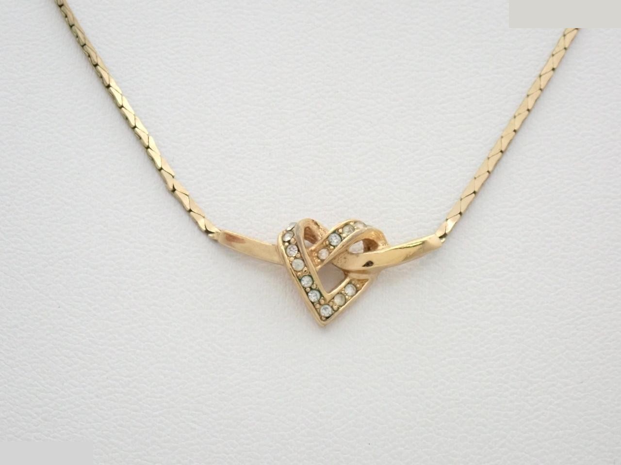necklace, chain approximately 45cm