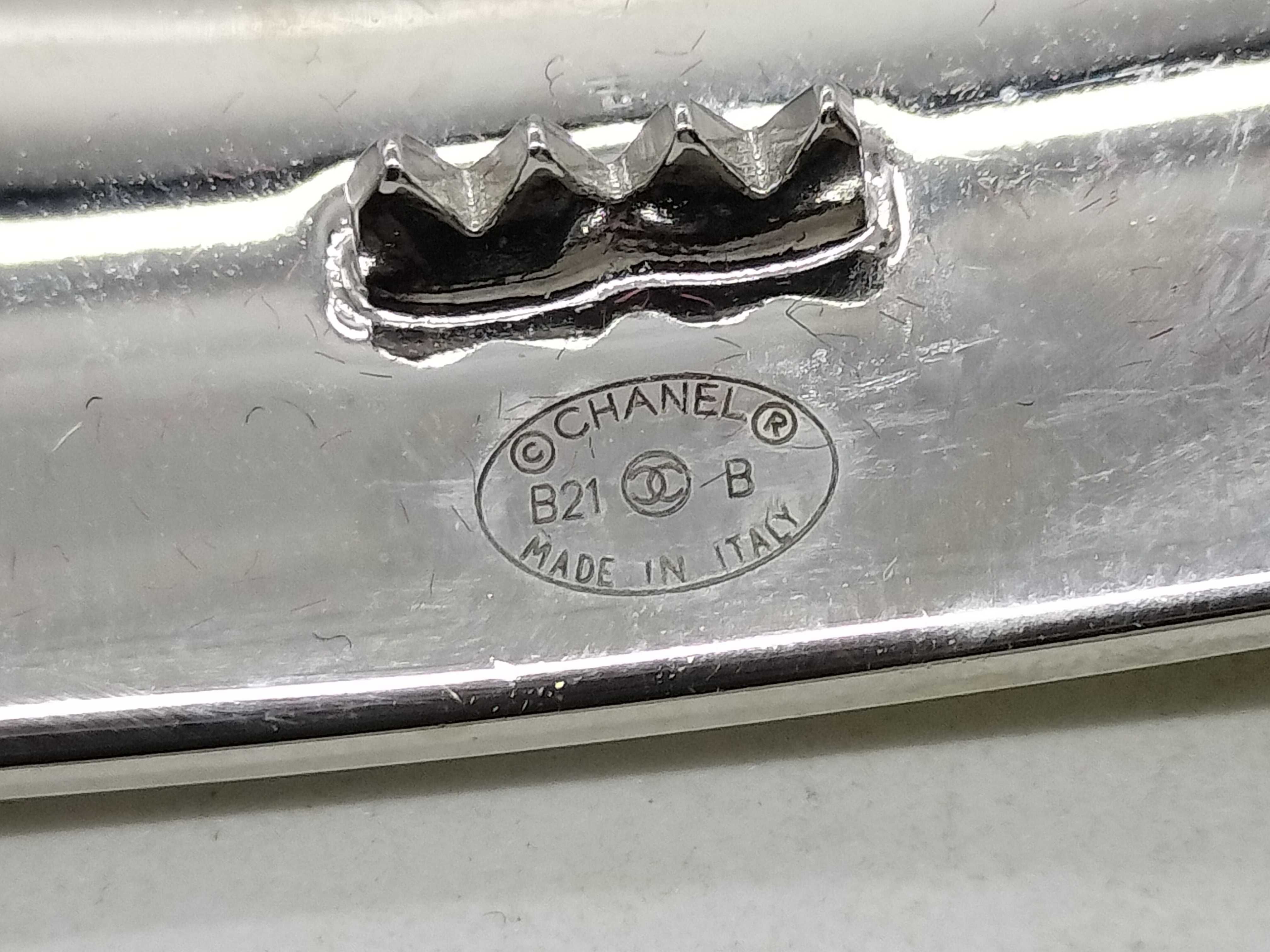 Logo Barrette B21B Hair Accessory — view 5