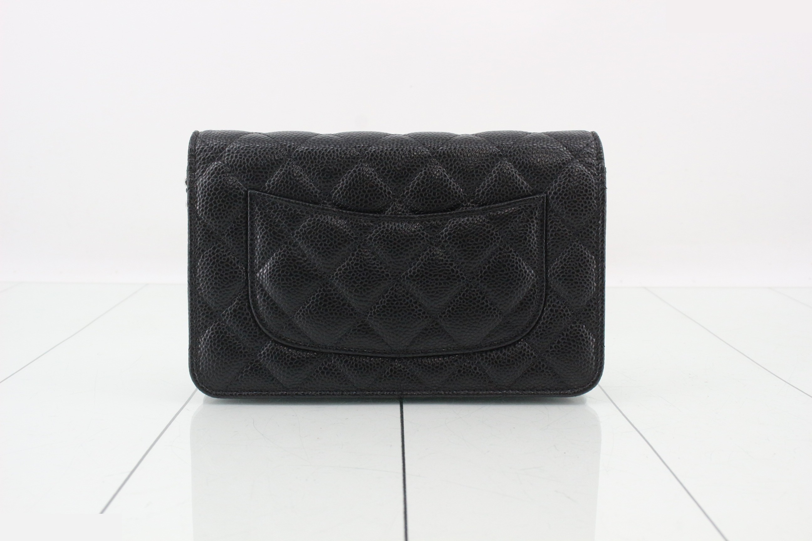Caviar leather matelassé chain wallet shoulder bag, black — view 2