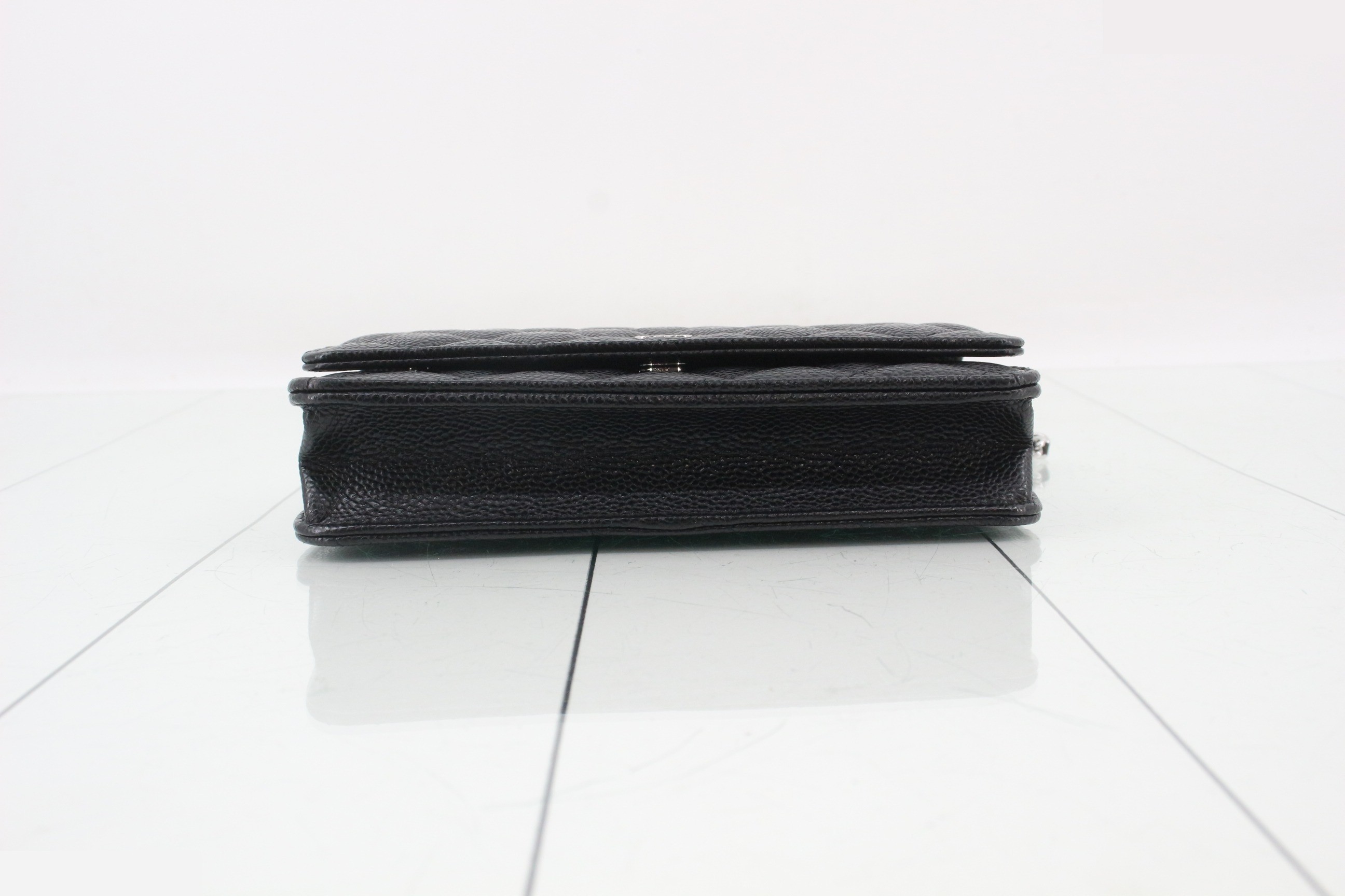 Caviar leather matelassé chain wallet shoulder bag, black — view 3