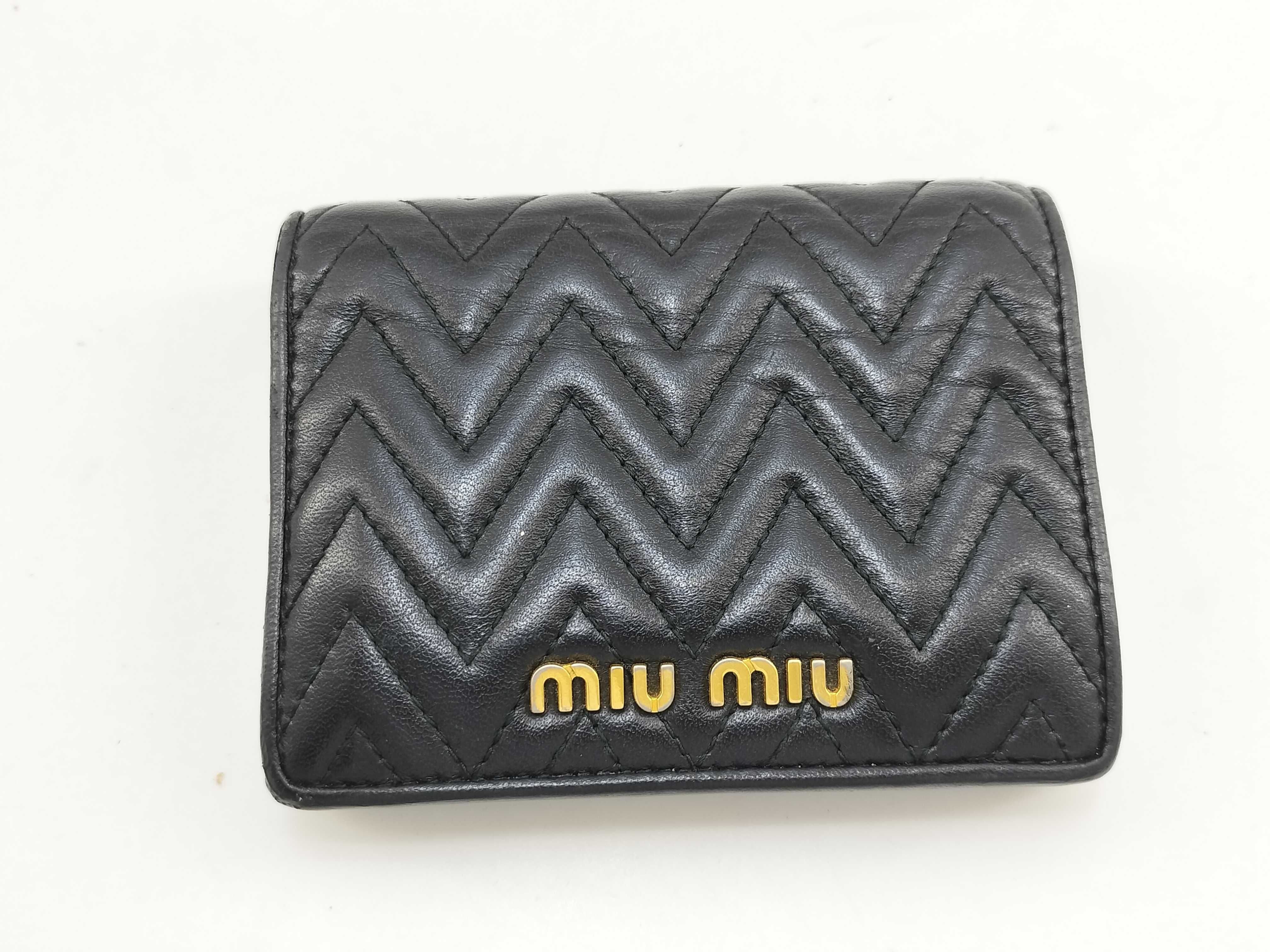 bi-fold wallet
