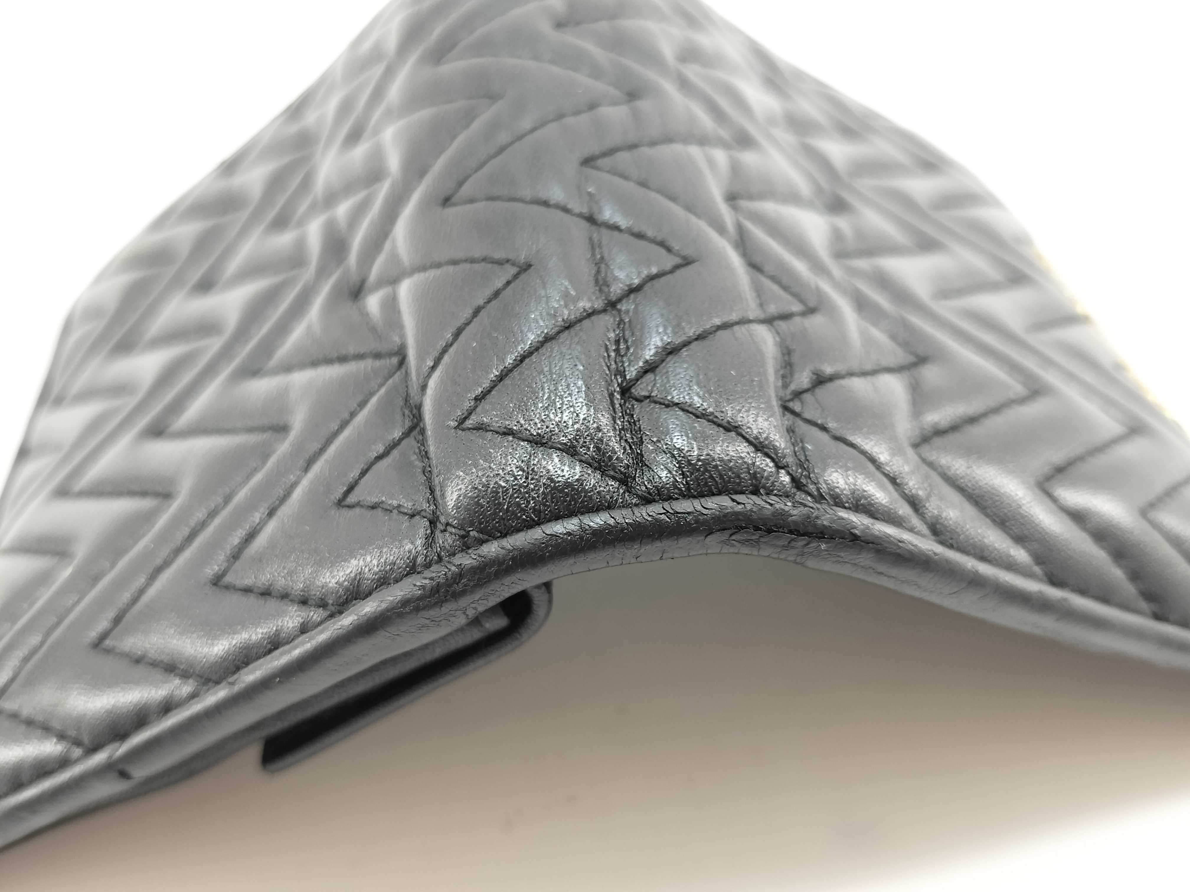 bi-fold wallet — view 14