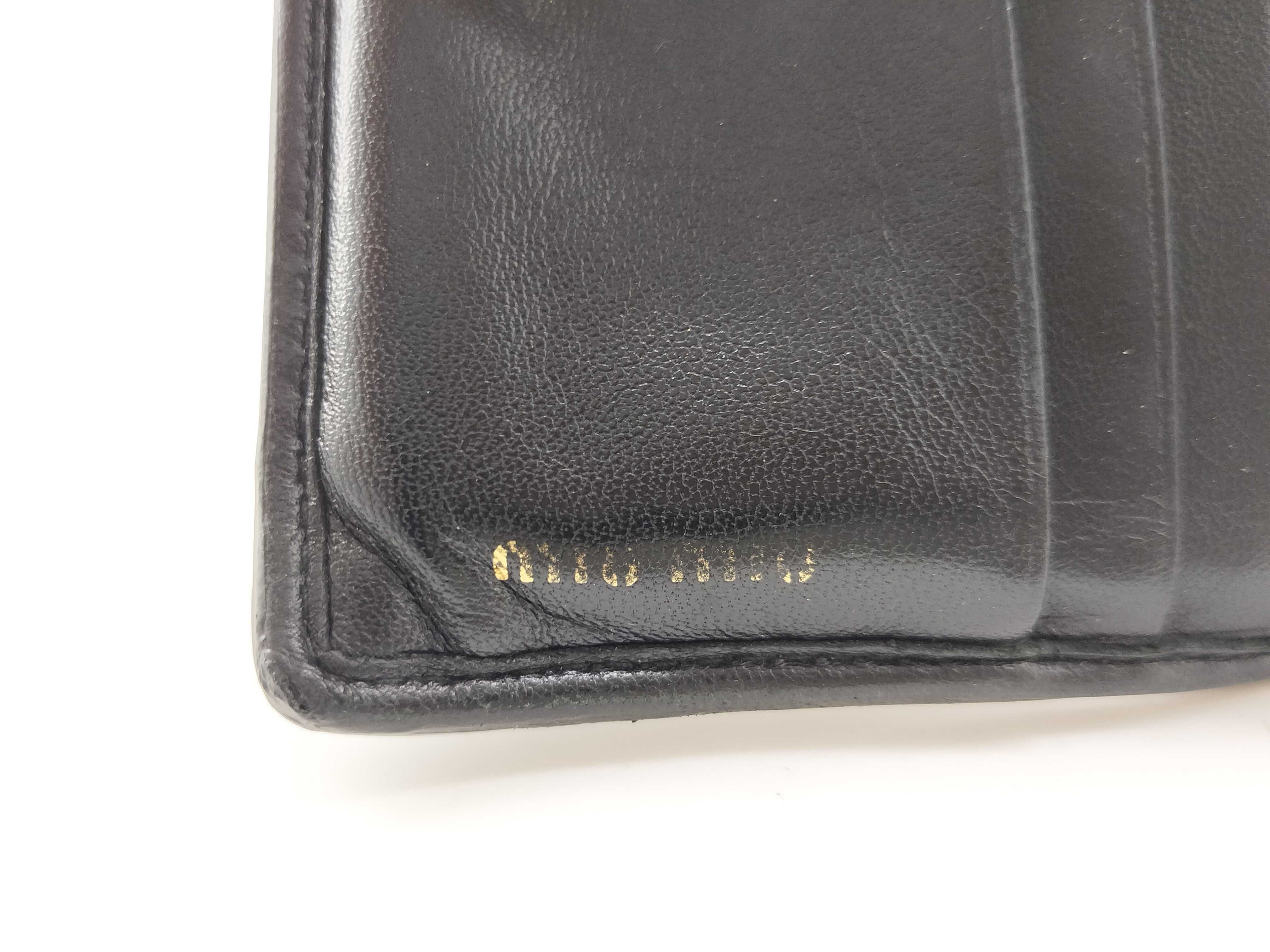 bi-fold wallet — view 10