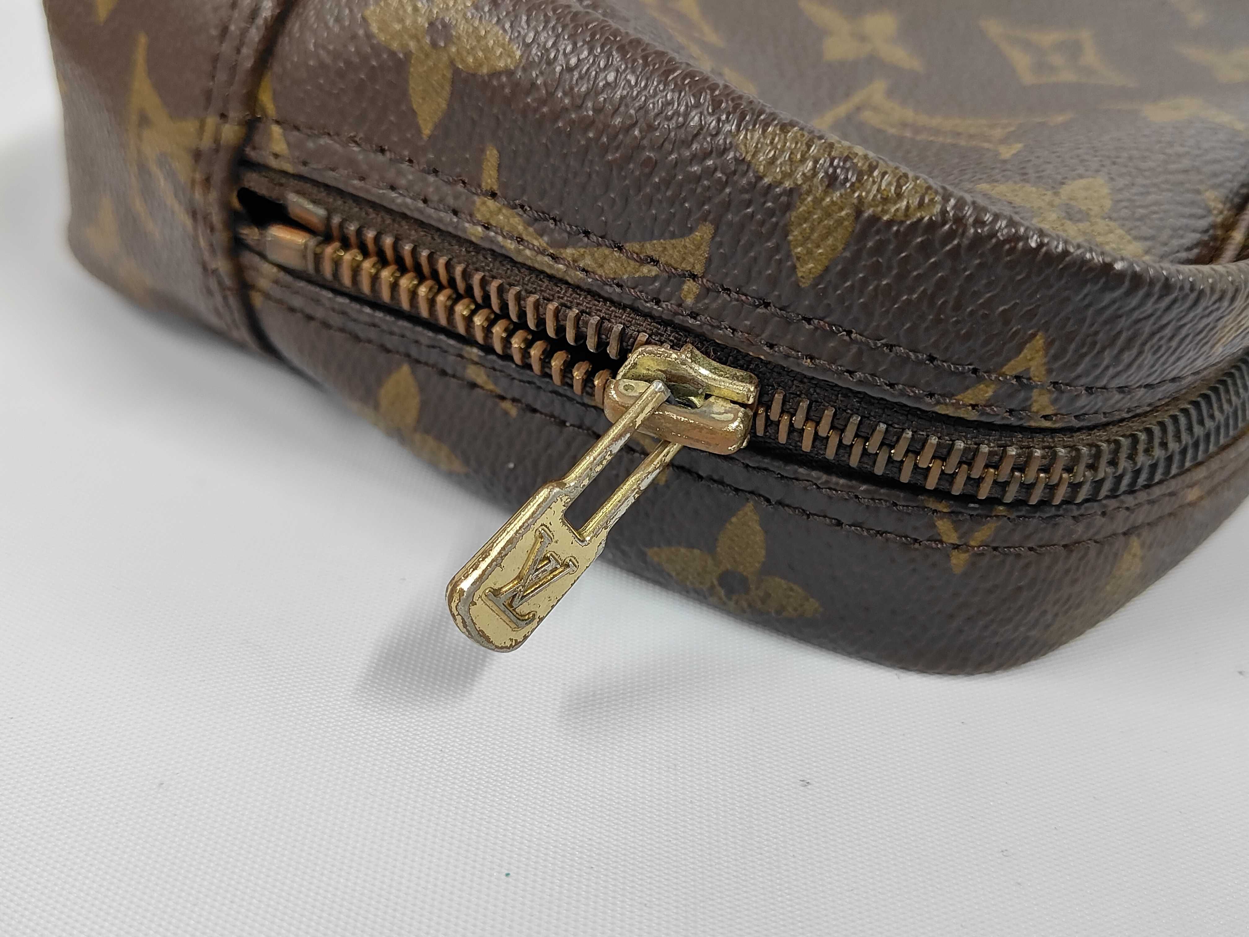 LV Monogram Trousses Toilette M47524 TH0950 Second Bag — view 5