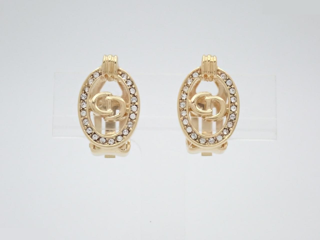 Other lines: Precious metals and earrings