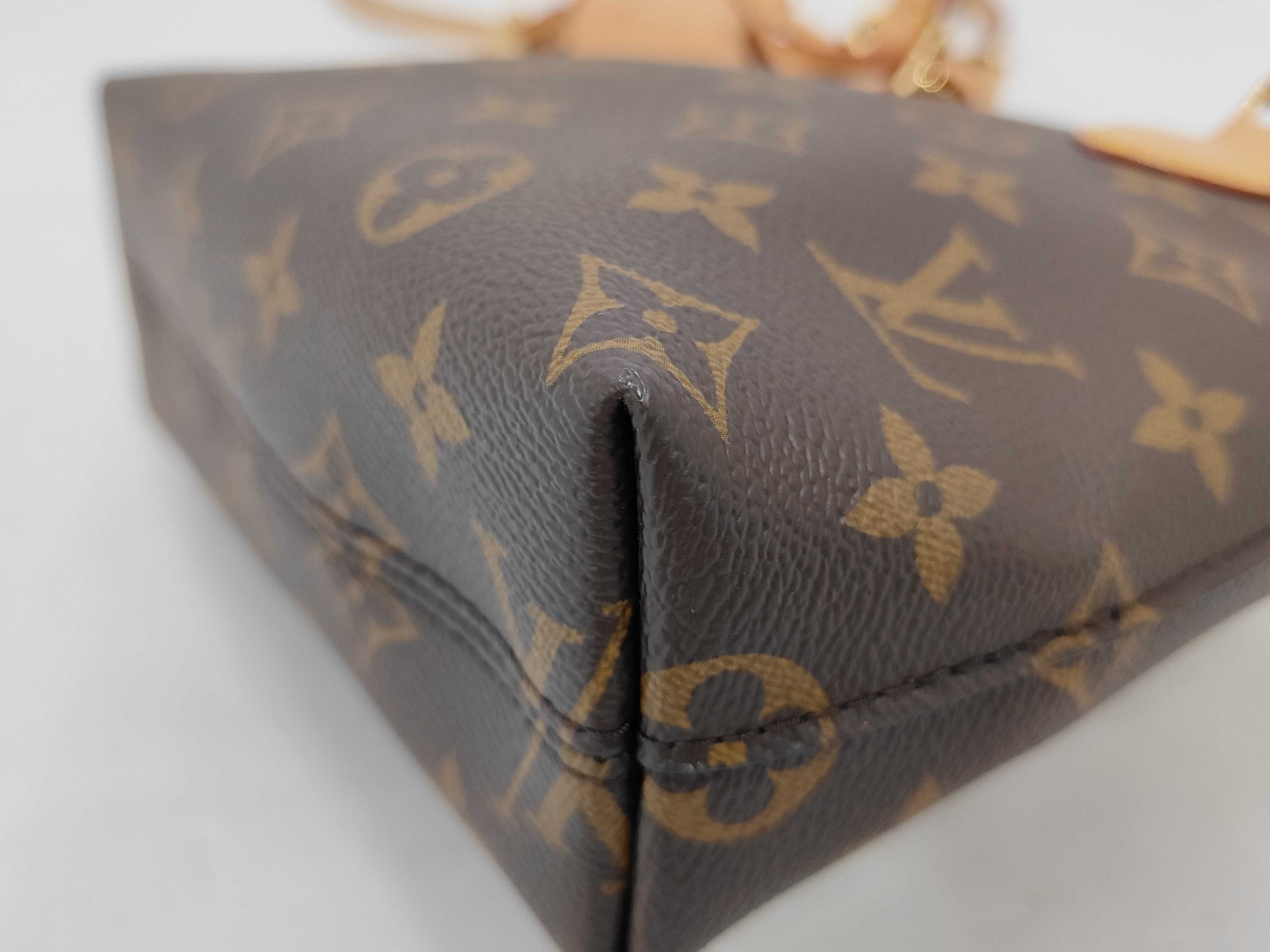 Monogram Lockit BB M12019 RFID Shoulder Bag — view 4