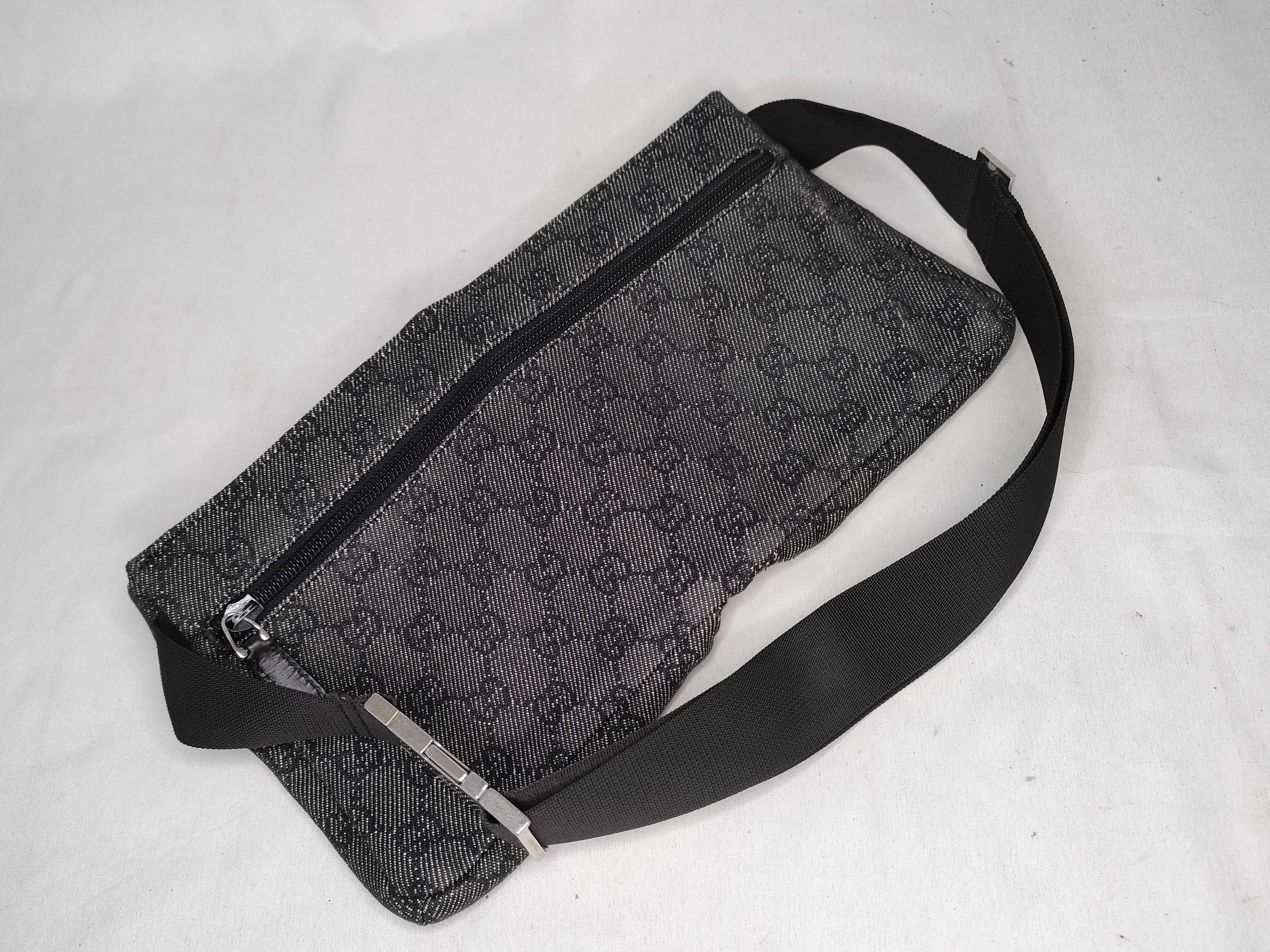 GG Canvas Body Bag, Gucci GG Canvas Shoulder Bag — view 3