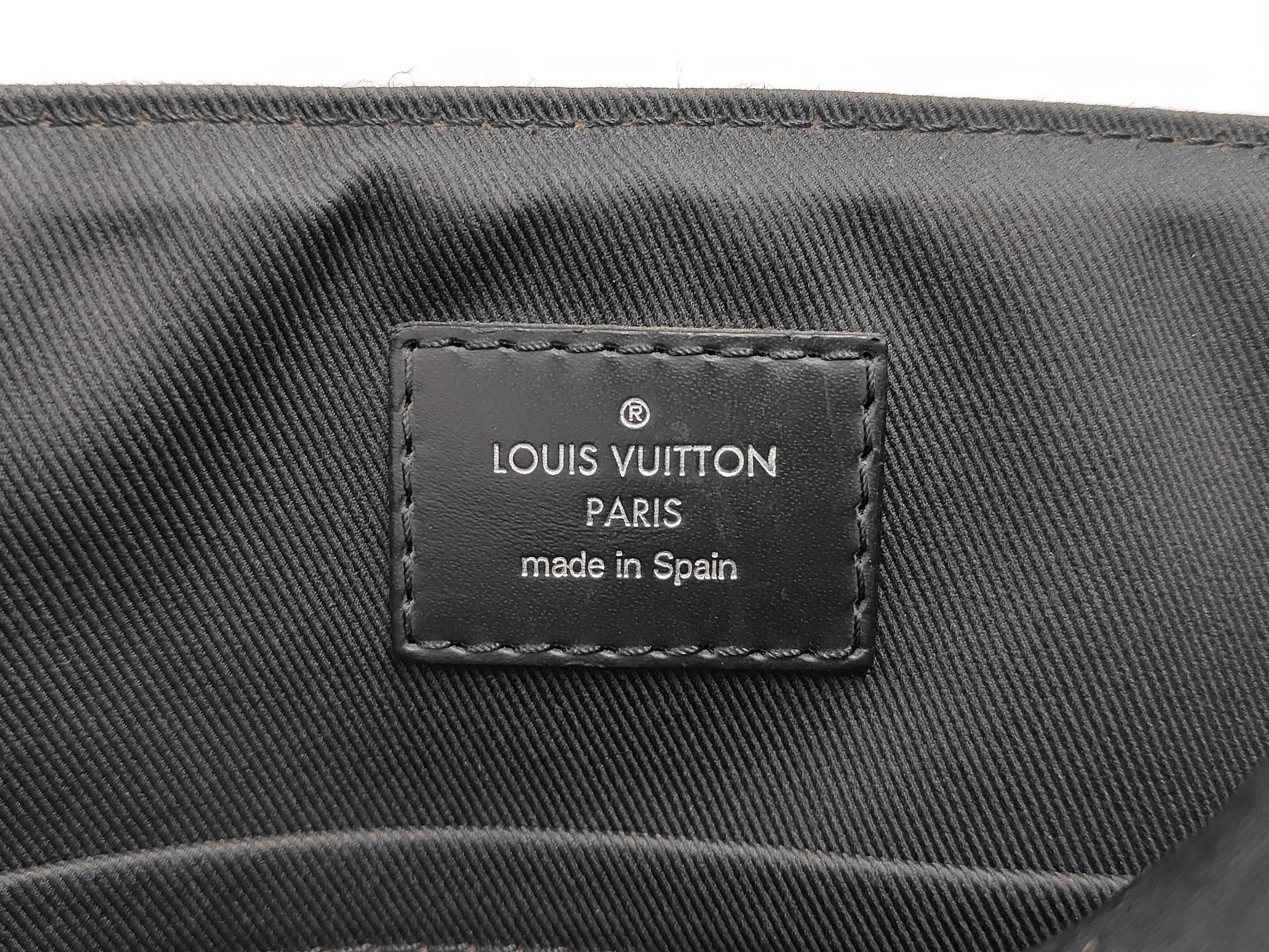 Damier Graphite District PM NM Shoulder Bag — view 10