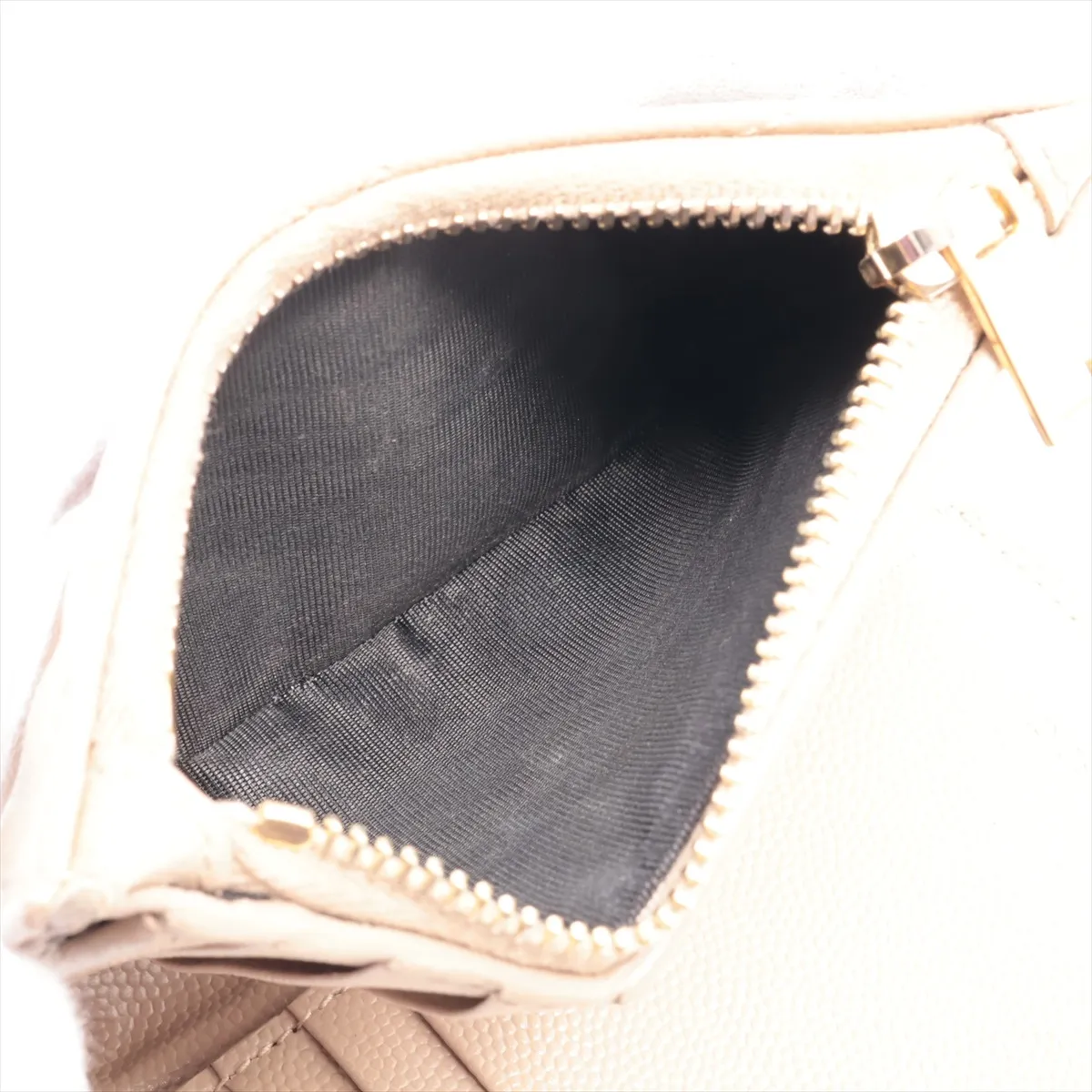 V Stitch YBL668287 Leather Compact Wallet Beige — view 5
