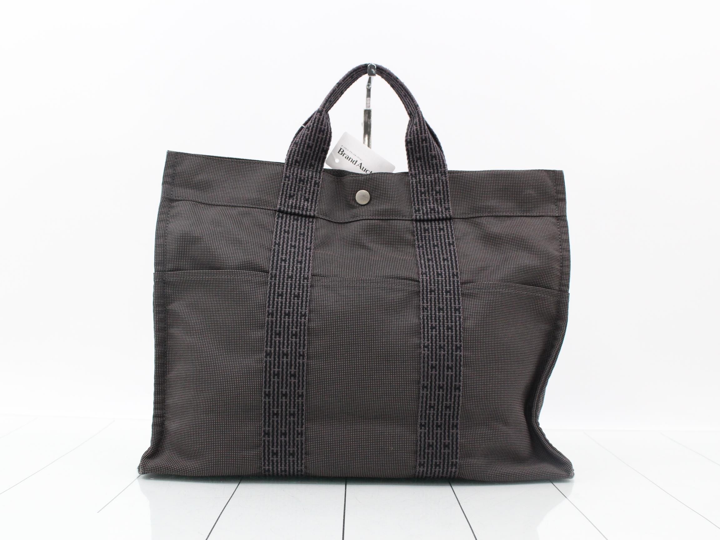 Aile Line MM Tote Bag — view 2