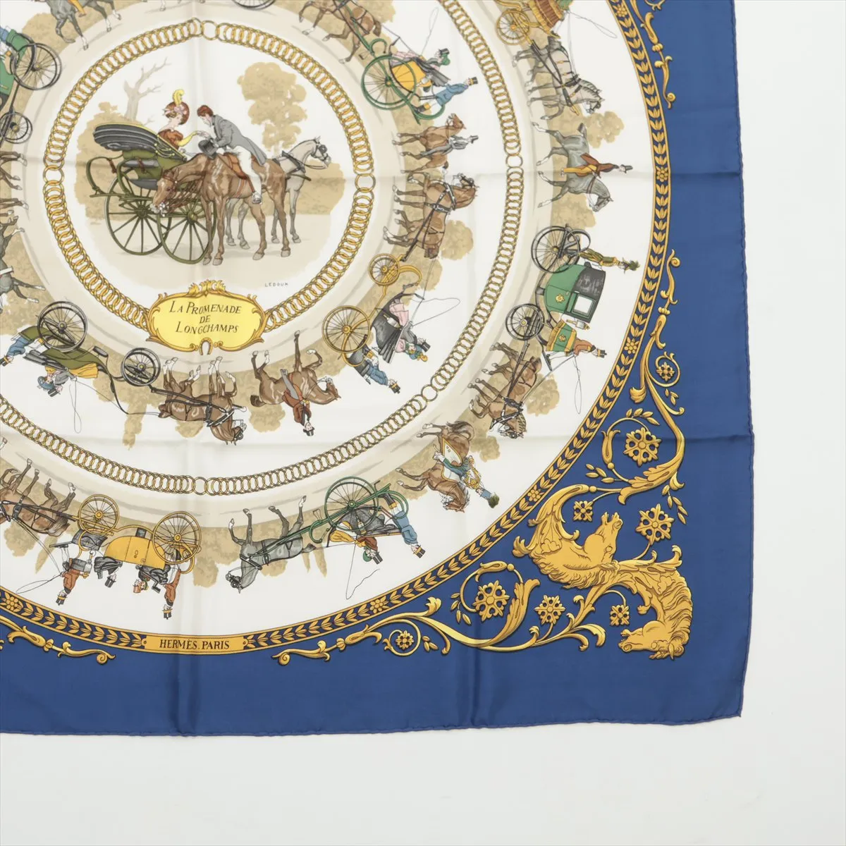 Carre 90 "LA PROMENADE DE LONGCHAMPS" scarf, silk, navy, with some wear, — view 4