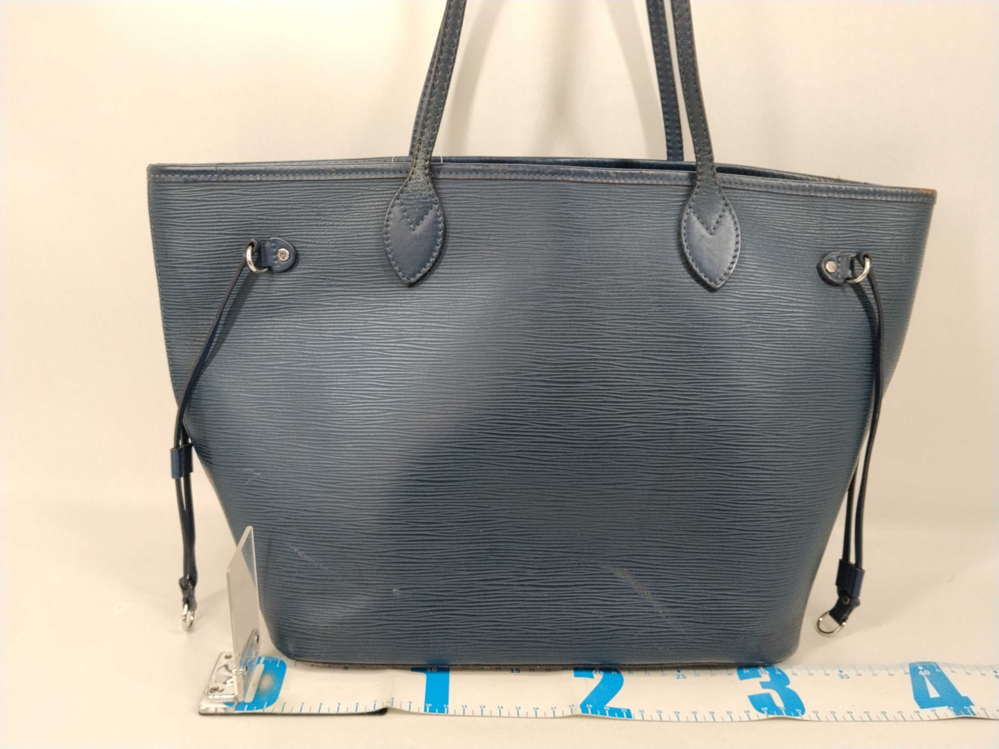 Epi M40883 Neverfull MM Tote Bag — view 2