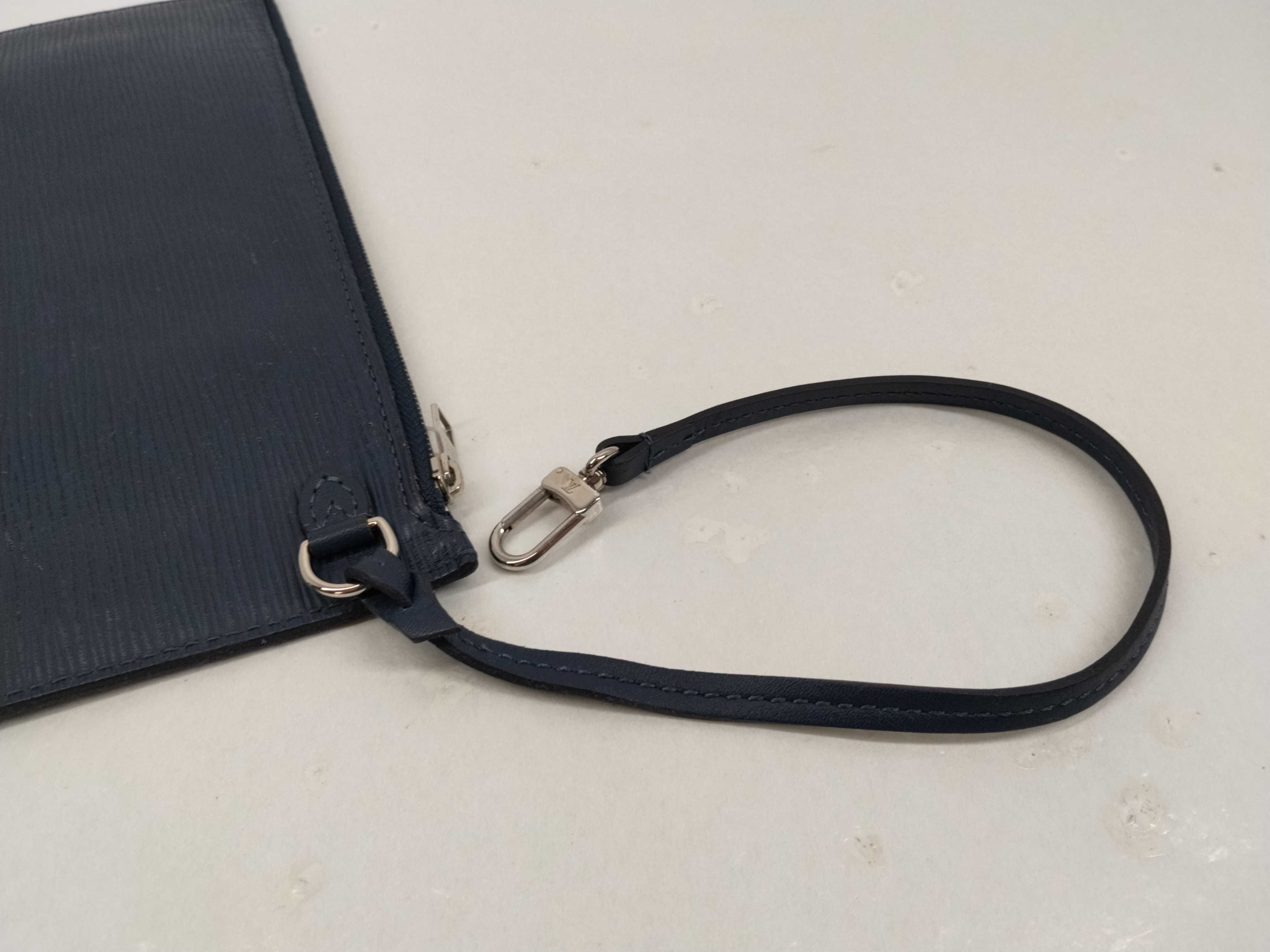 Epi M40883 Neverfull MM Tote Bag — view 14