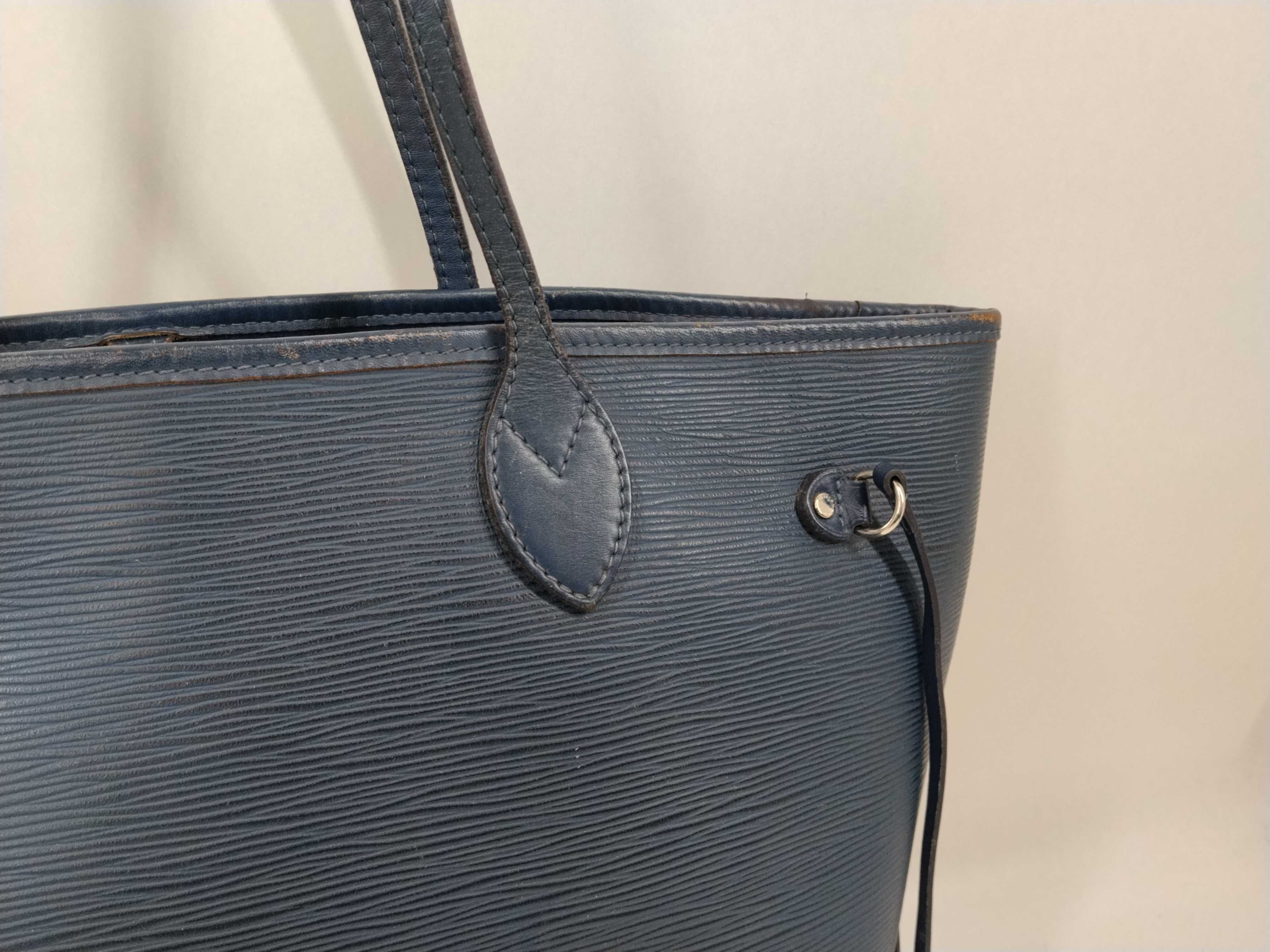 Epi M40883 Neverfull MM Tote Bag — view 3