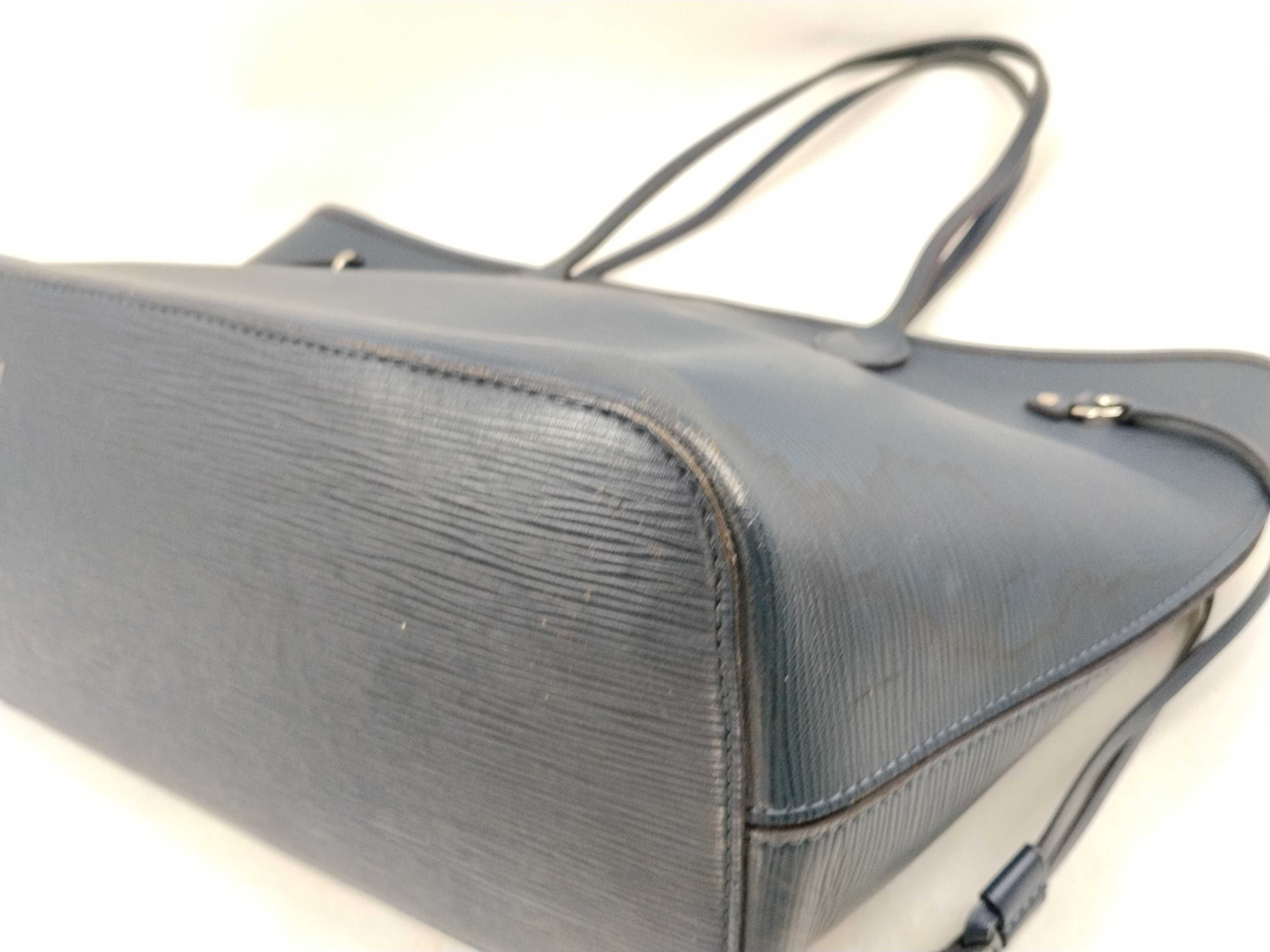 Epi M40883 Neverfull MM Tote Bag — view 7