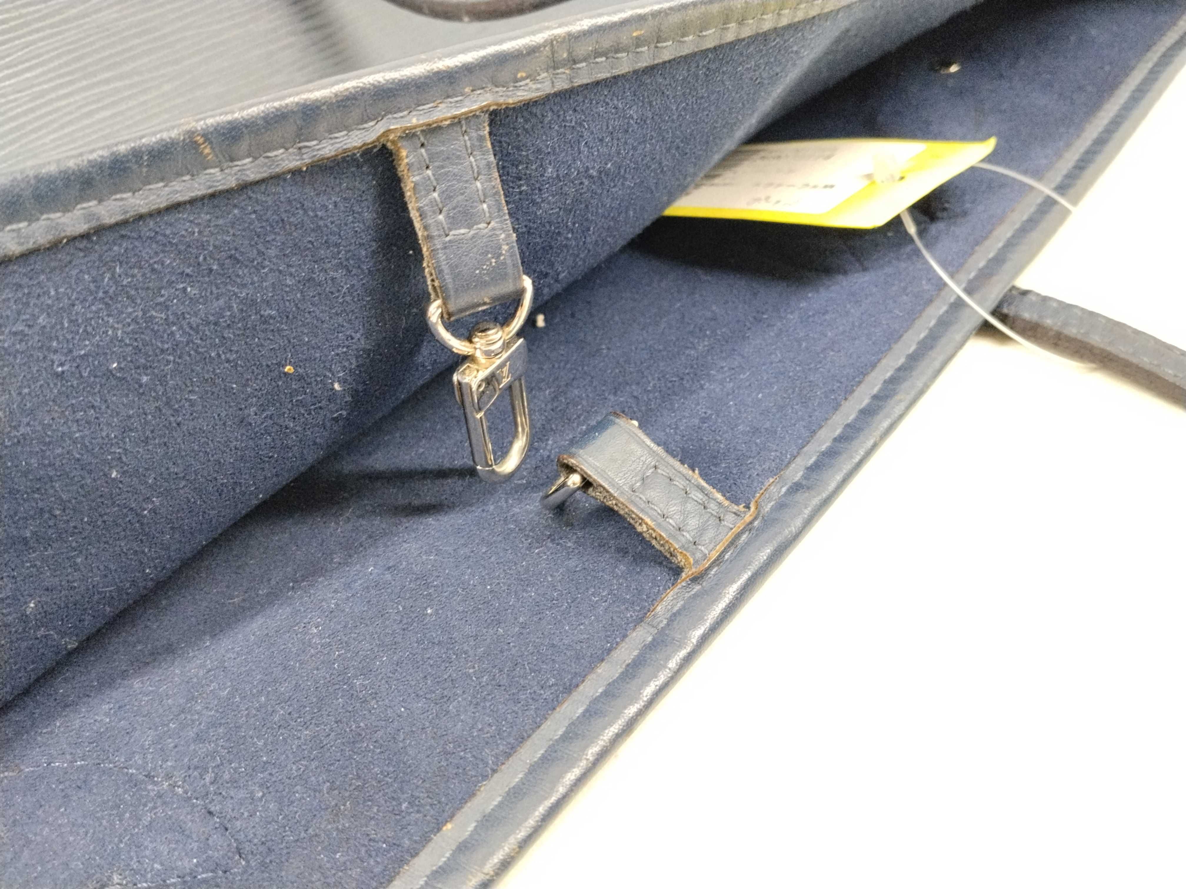 Epi M40883 Neverfull MM Tote Bag — view 9