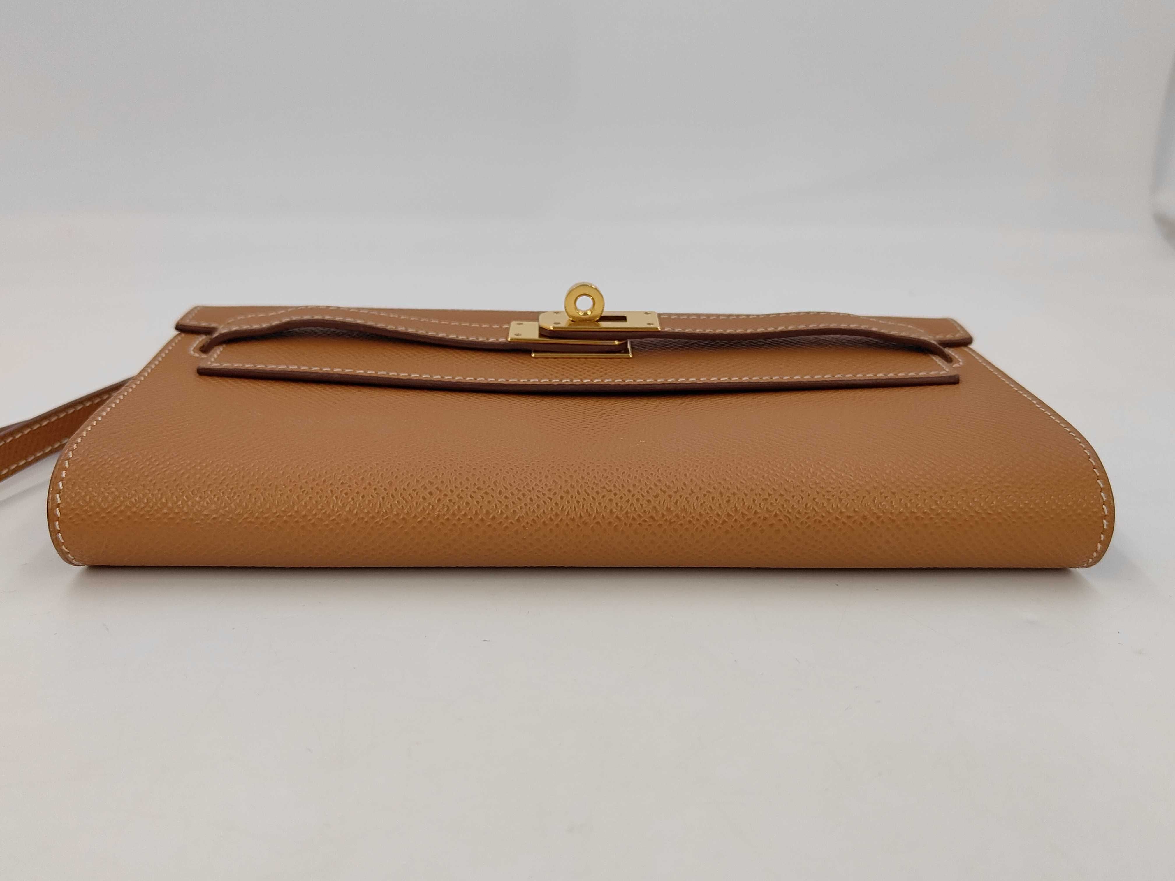 Kelly To Go, Veau Epsom leather, Sesame color, Gold hardware, U stamp, Shoulder bag — view 7