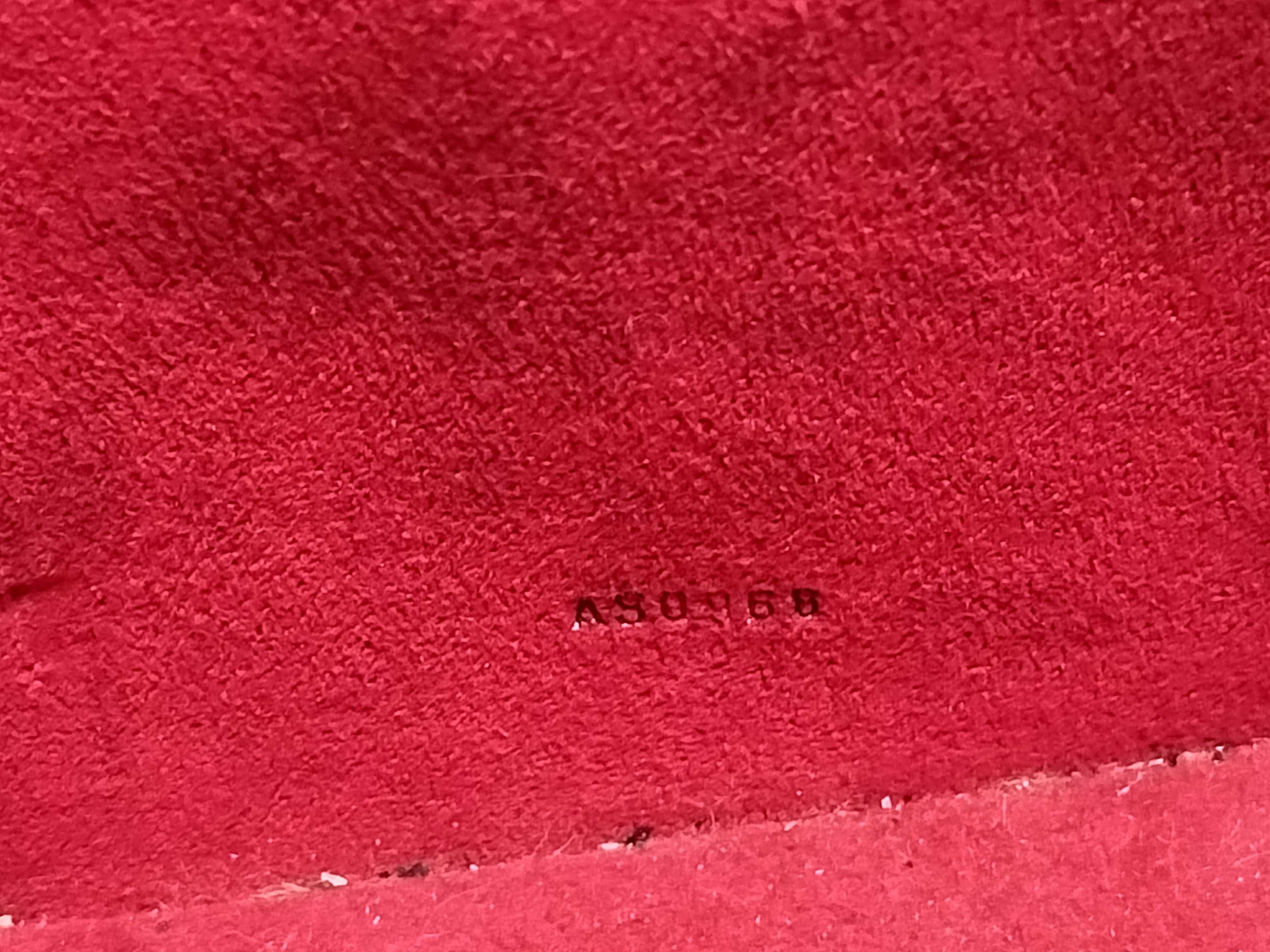 Epi LV Epi Cannes Vanity Bag M48037 Handbag — view 13