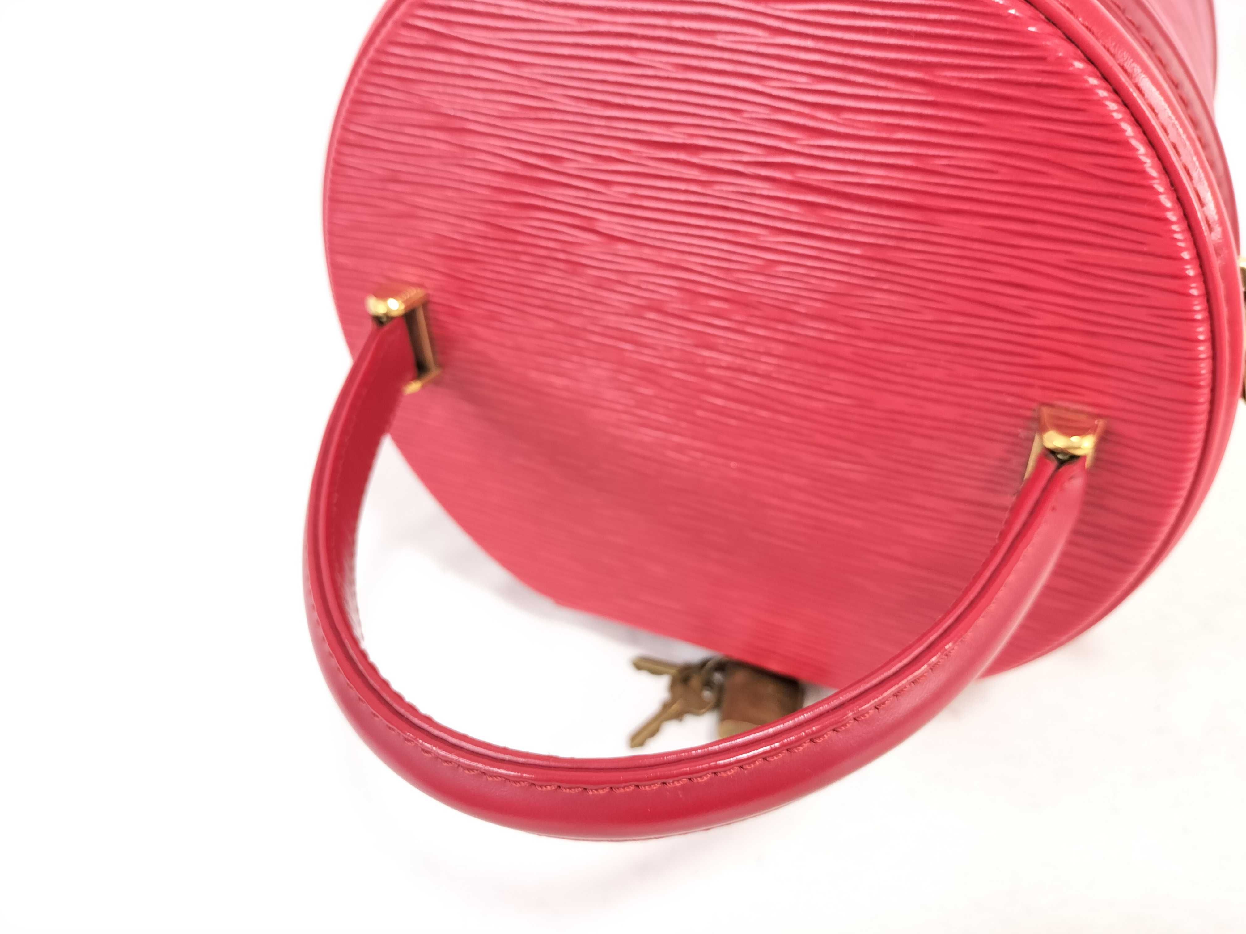 Epi LV Epi Cannes Vanity Bag M48037 Handbag — view 3