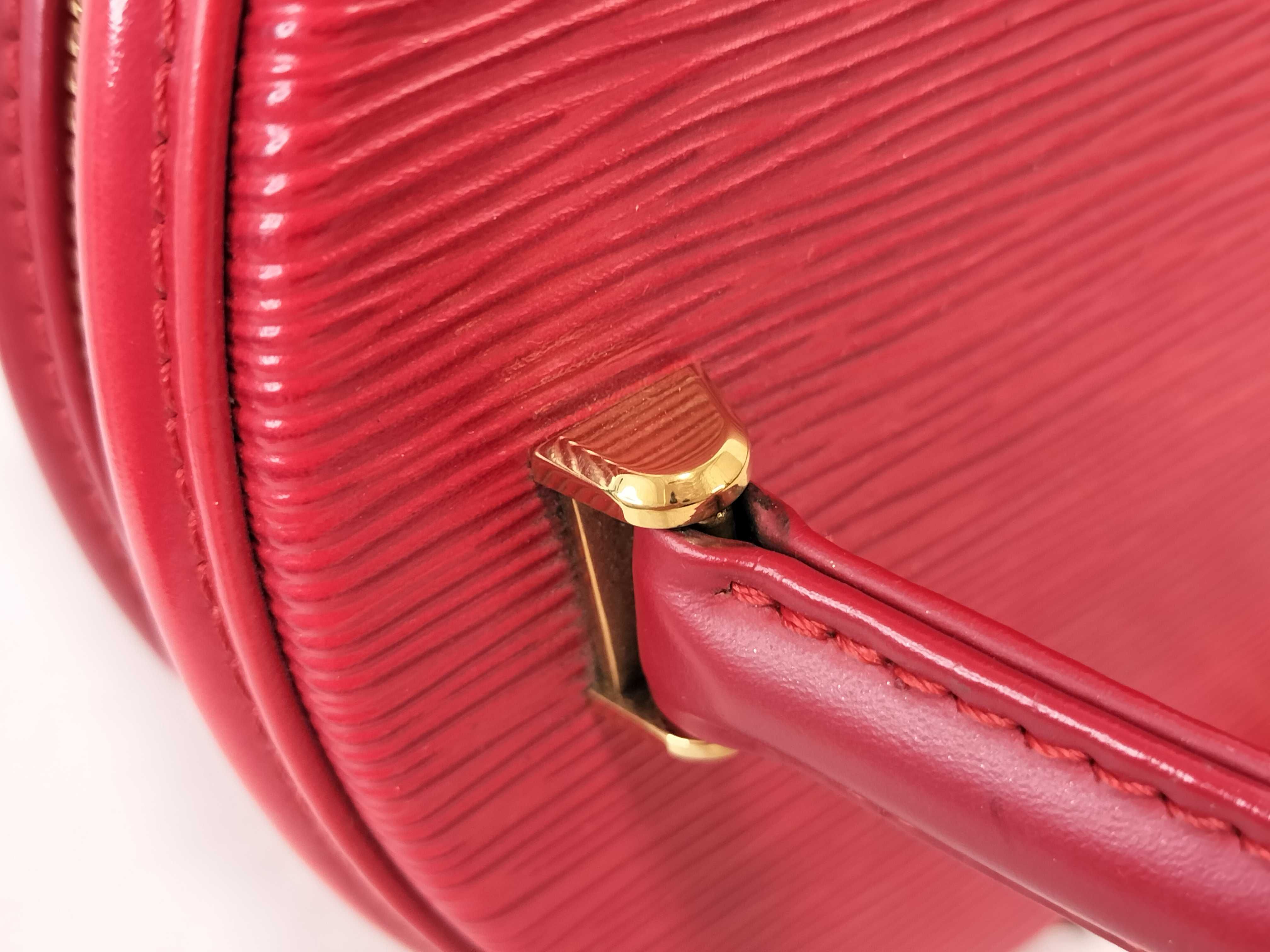 Epi LV Epi Cannes Vanity Bag M48037 Handbag — view 5