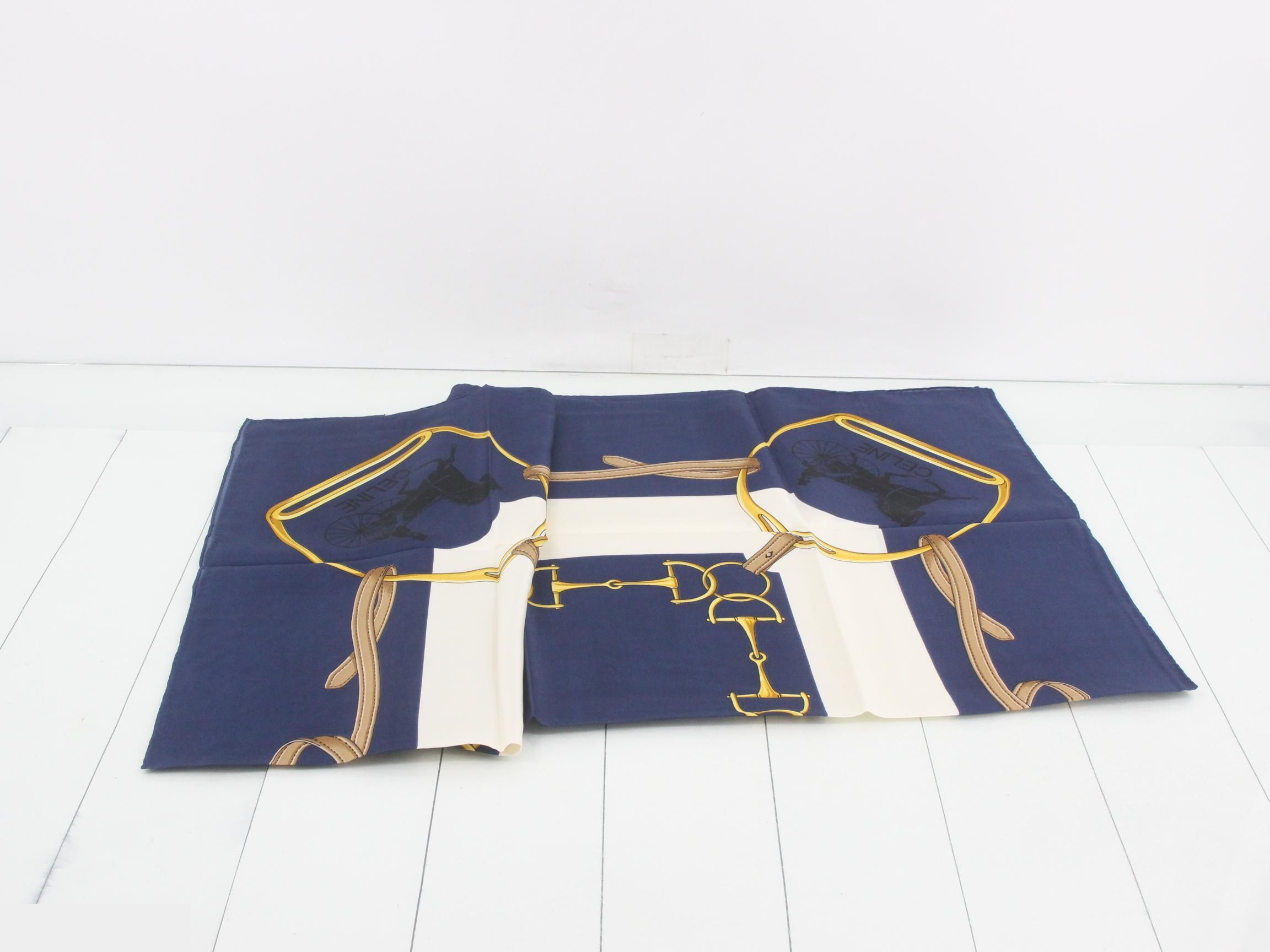 Other lines: Small items, accessories, scarves — view 3