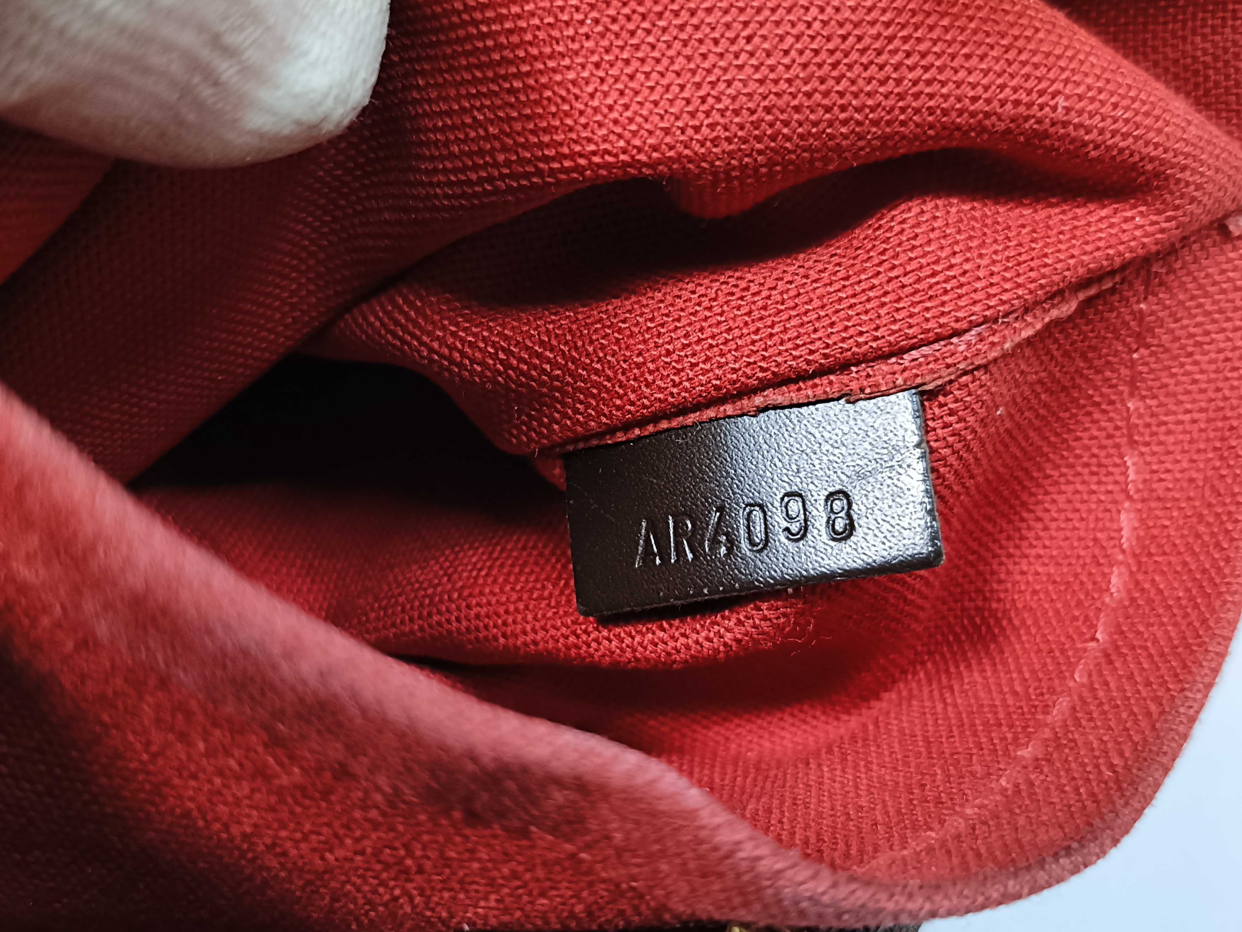 Damier N48180 Thames PM Shoulder Bag — view 14