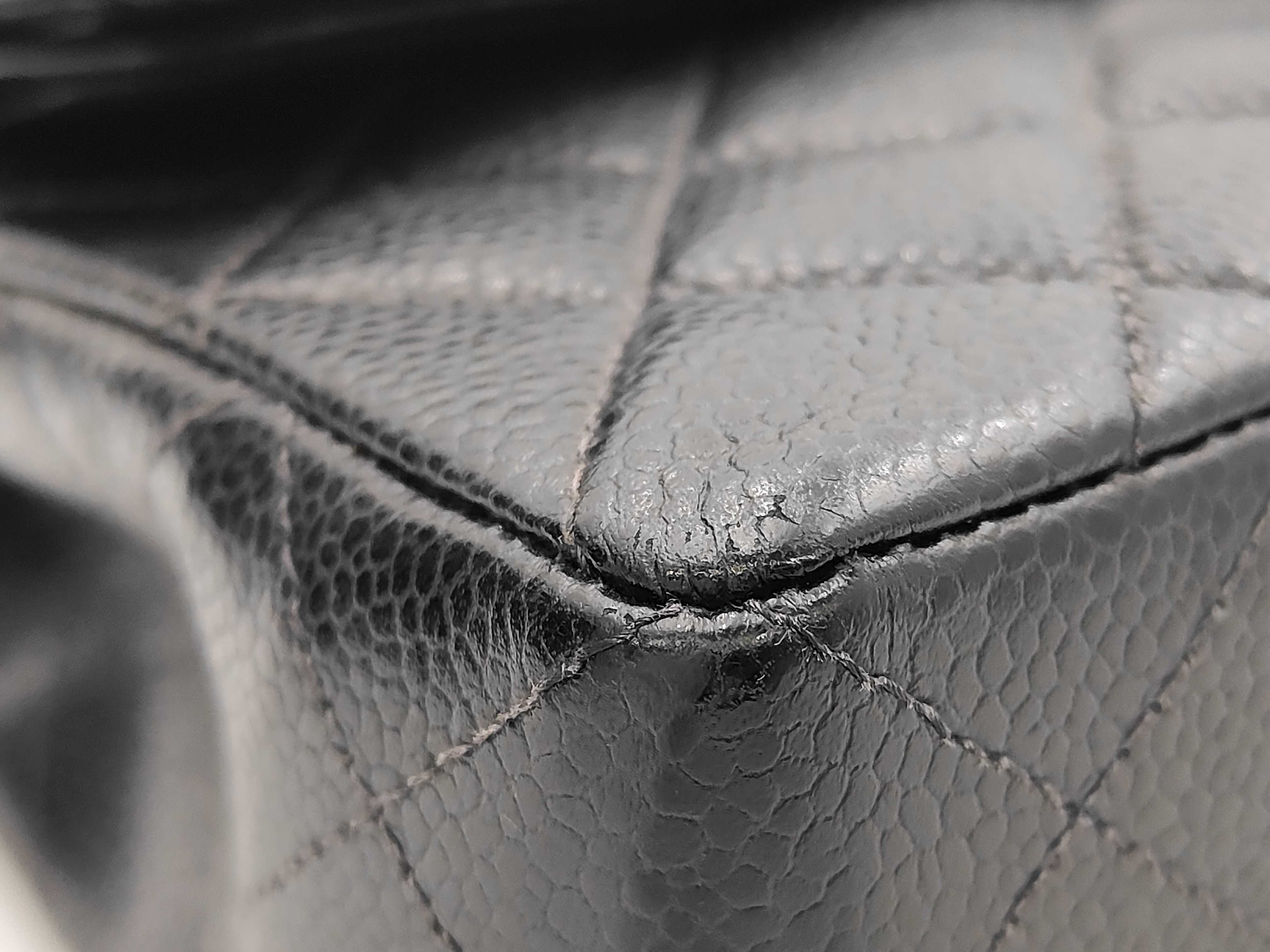 Matelassé Caviar Skin Double Chestnut Black x Silver Shoulder Bag — view 6
