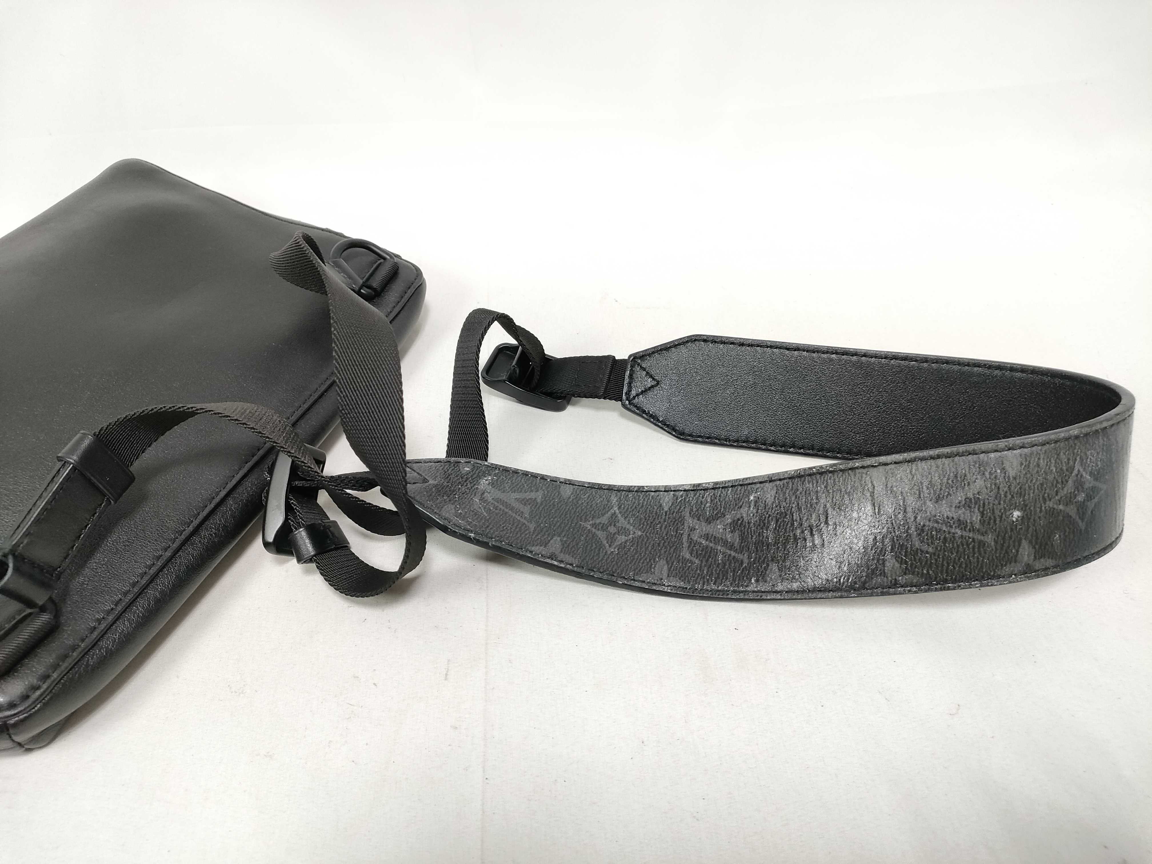 LV Dark Infinity Messenger PM UB2138 Shoulder Bag — view 10
