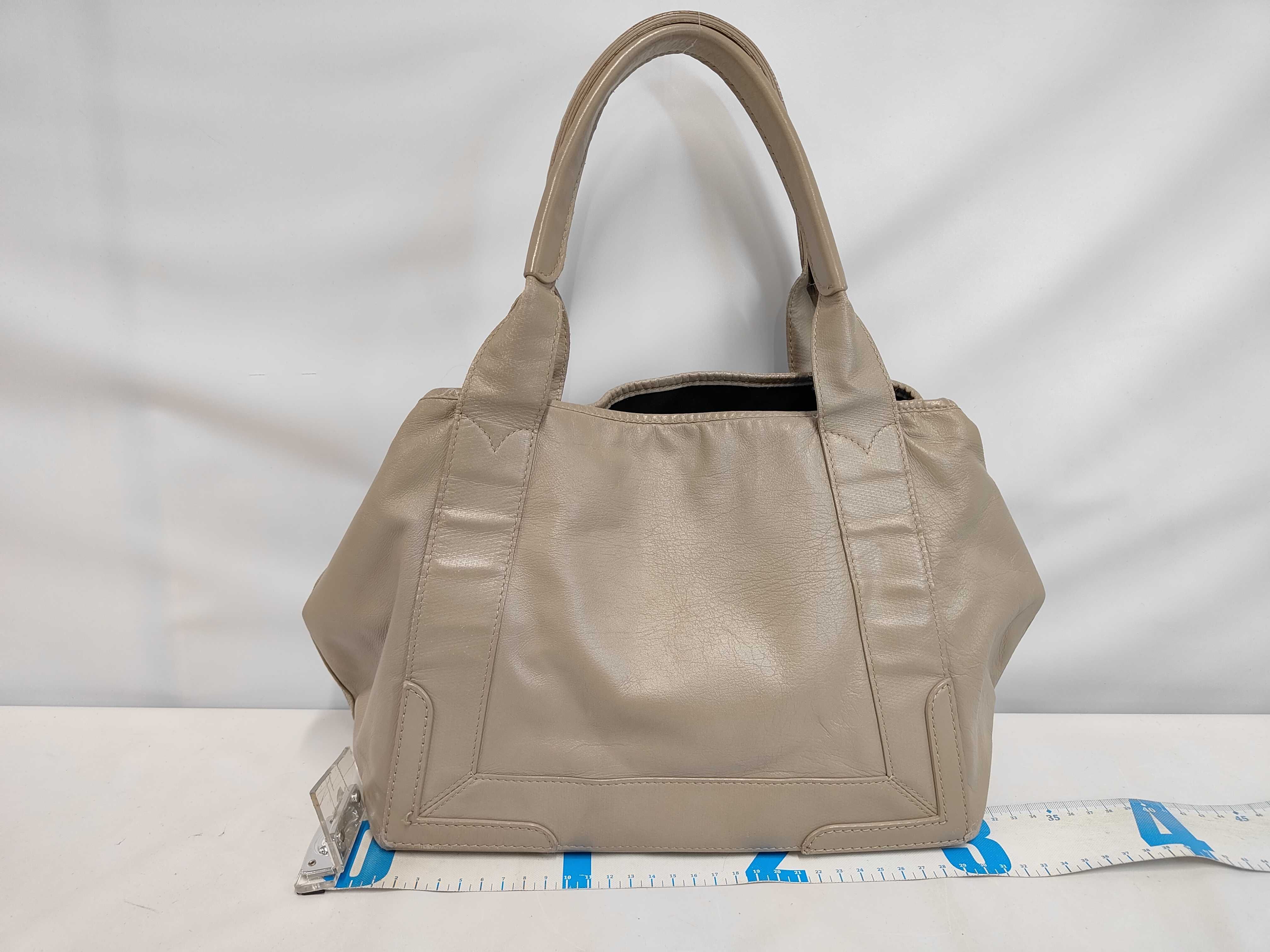 Navy Cabas Leather Handbag Beige 339933 Handbag — view 2