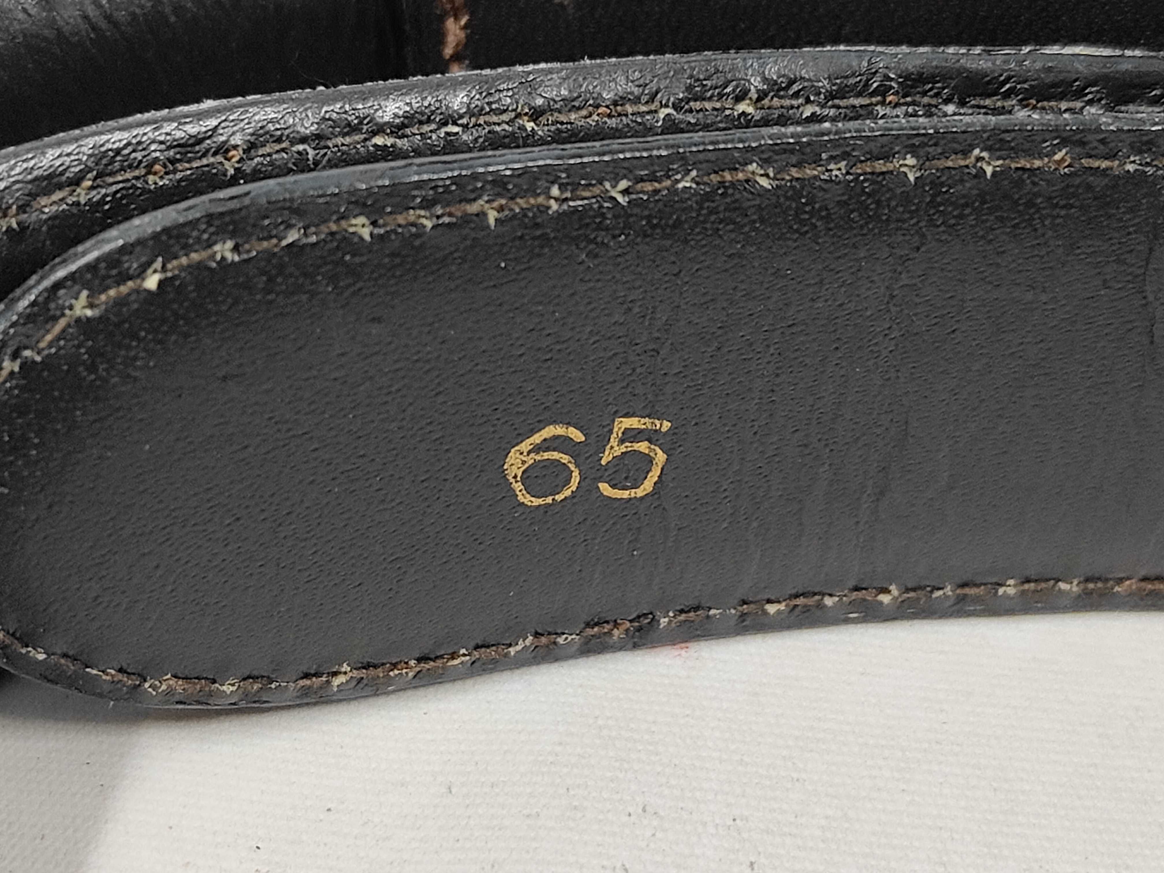 leather belt with carriage-style buckle. — view 4