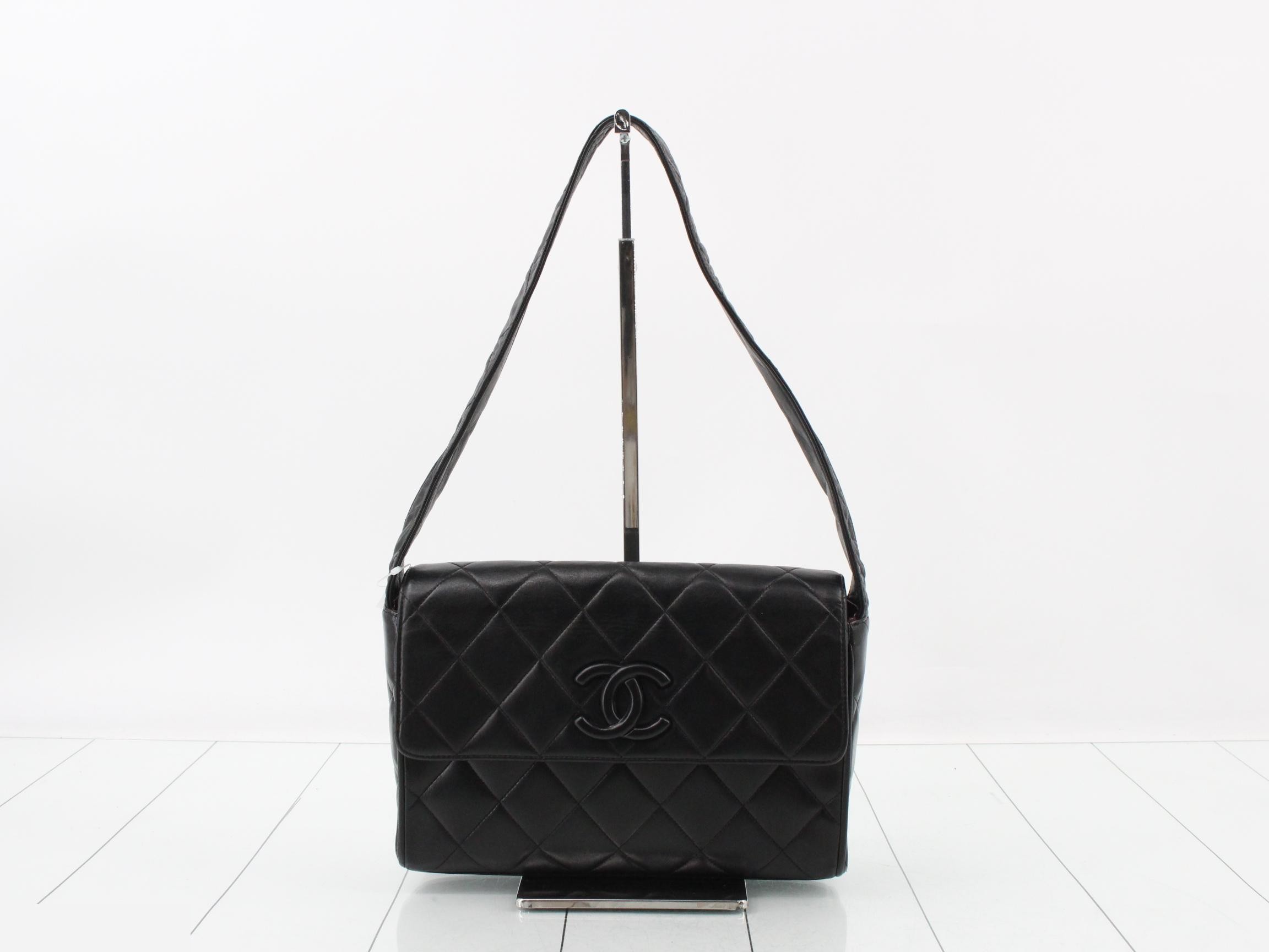 Matelassé Lambskin One-Shoulder Bag with Coco Mark