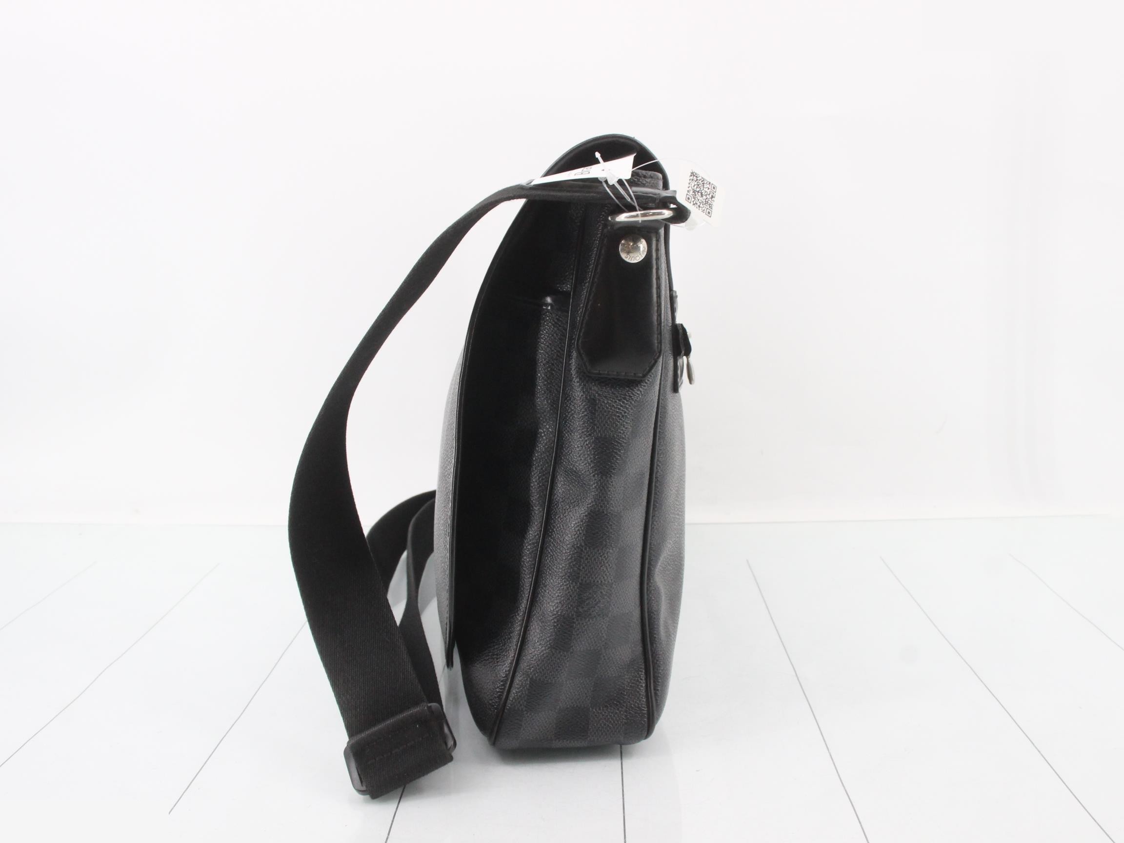 shoulder bag — view 3