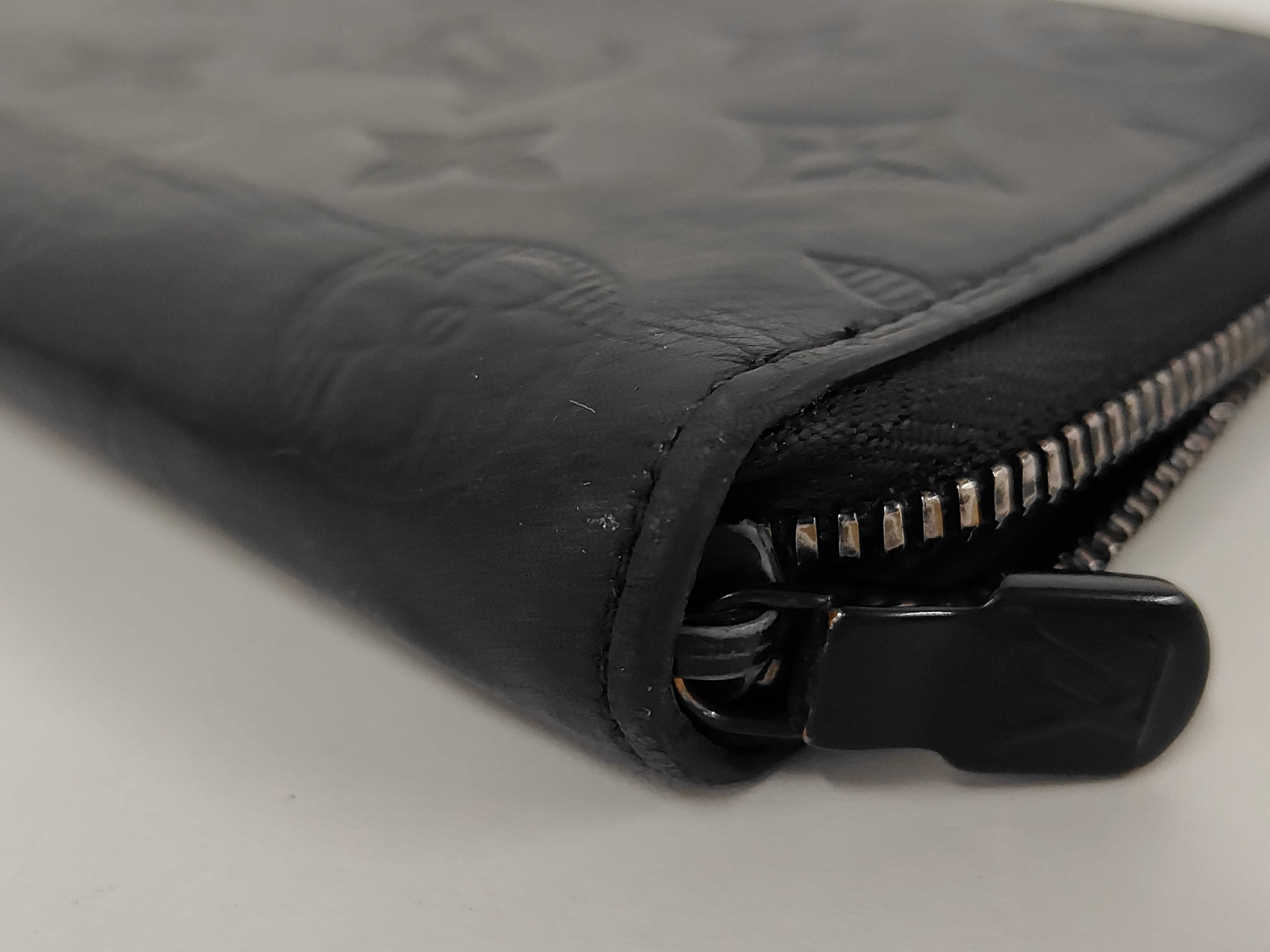 Vernis Louis Vuitton Zippy Vertical Wallet — view 3