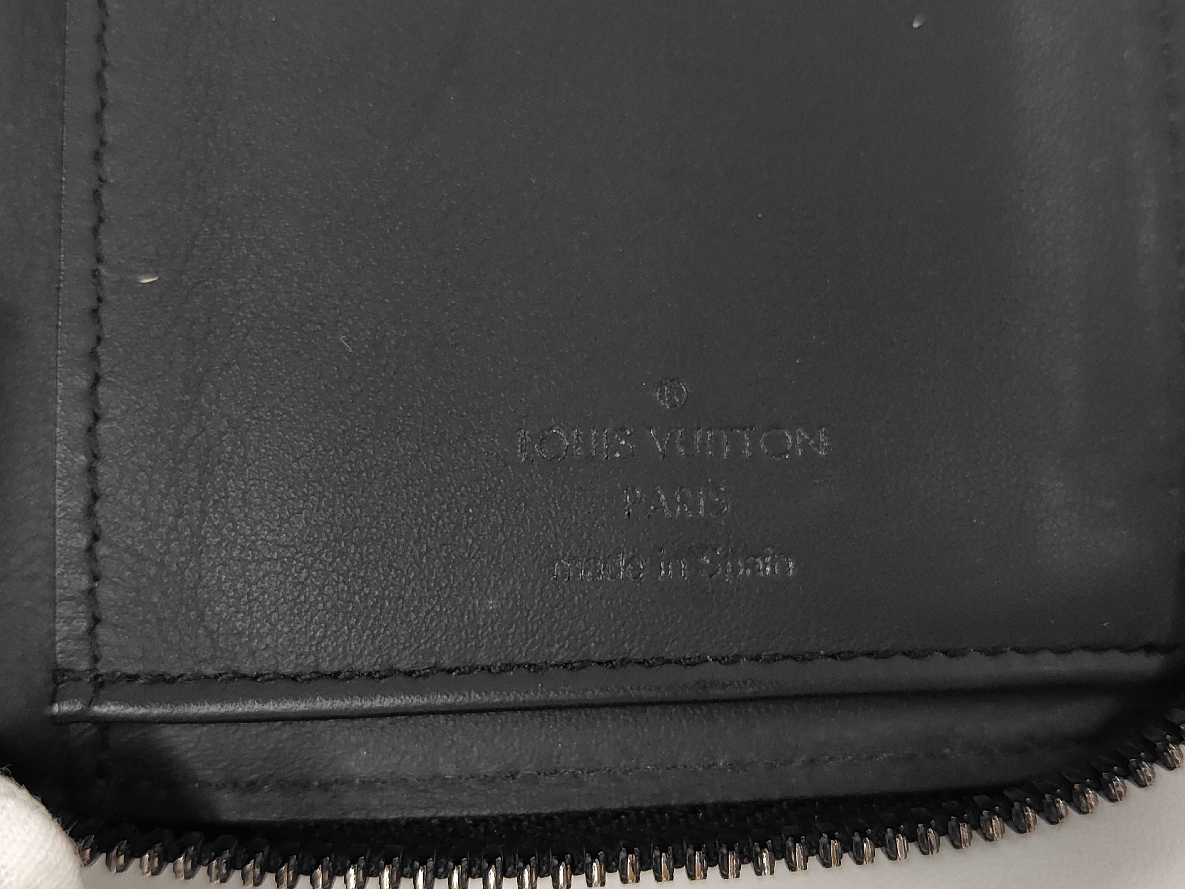 Vernis Louis Vuitton Zippy Vertical Wallet — view 6