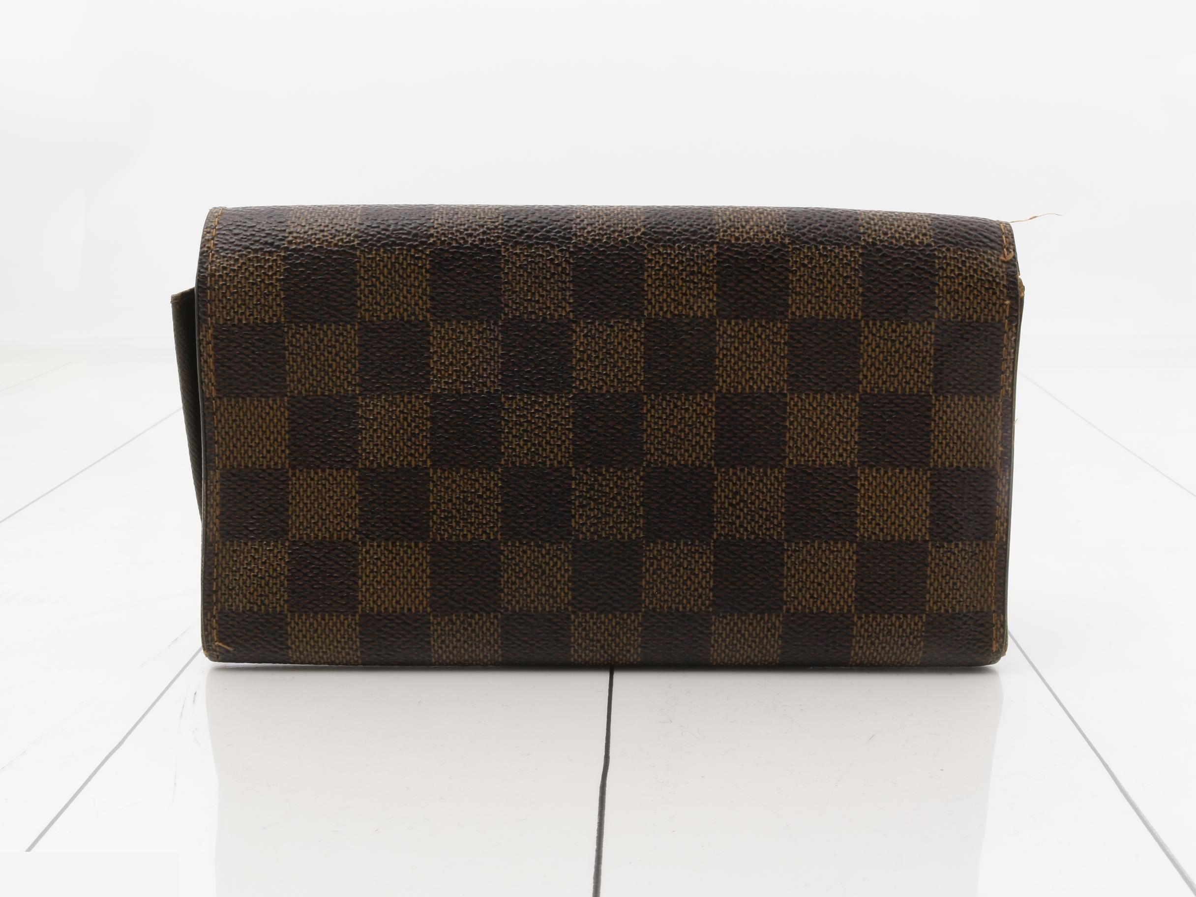 wallet — view 2