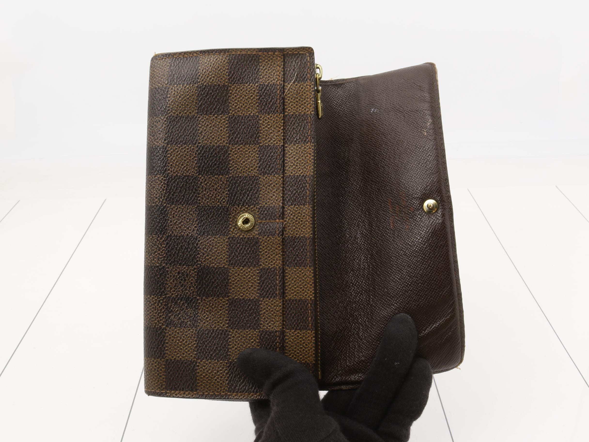 wallet — view 4