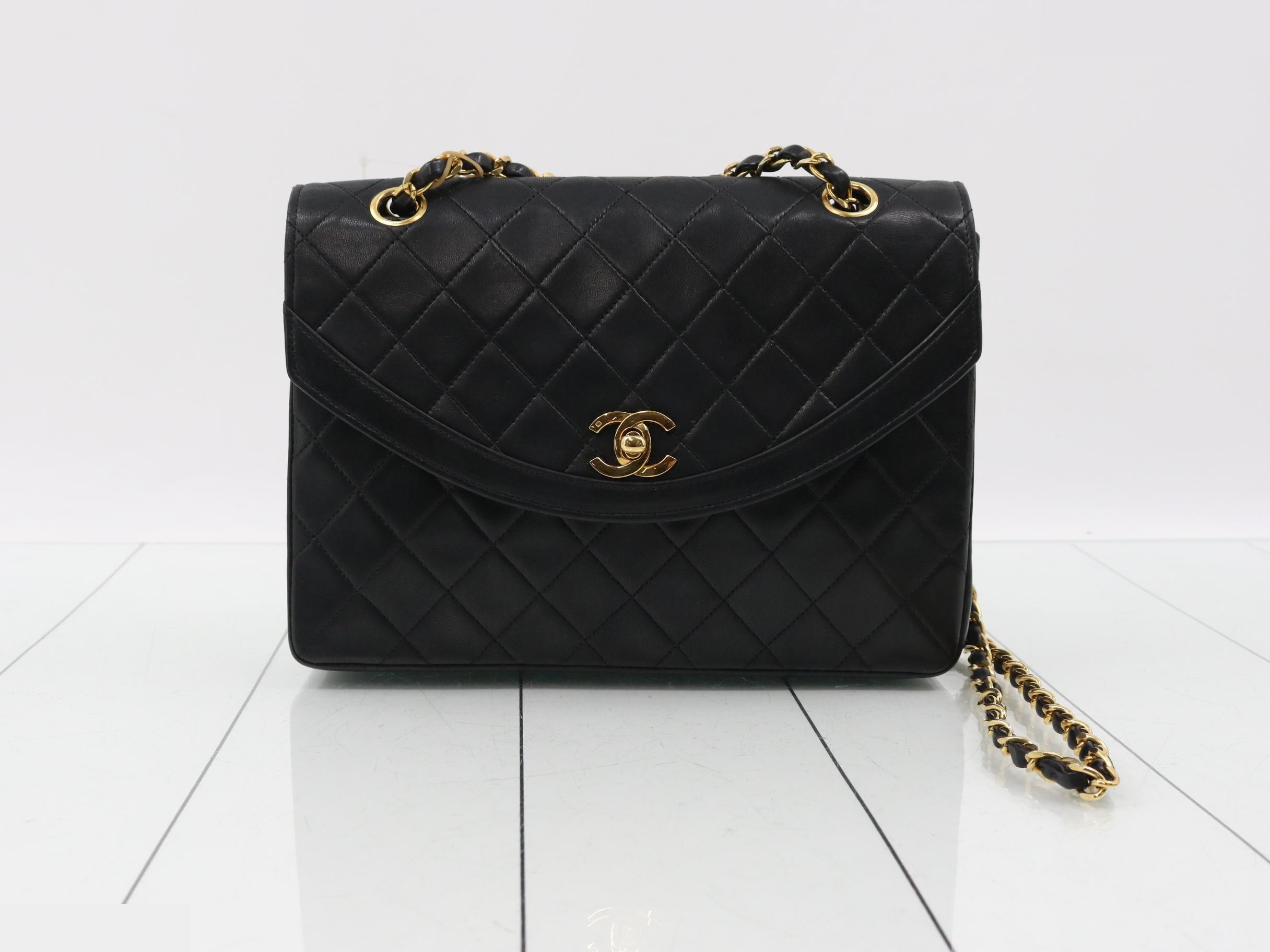 Matelassé Lambskin Chain Shoulder Bag (with original seal)